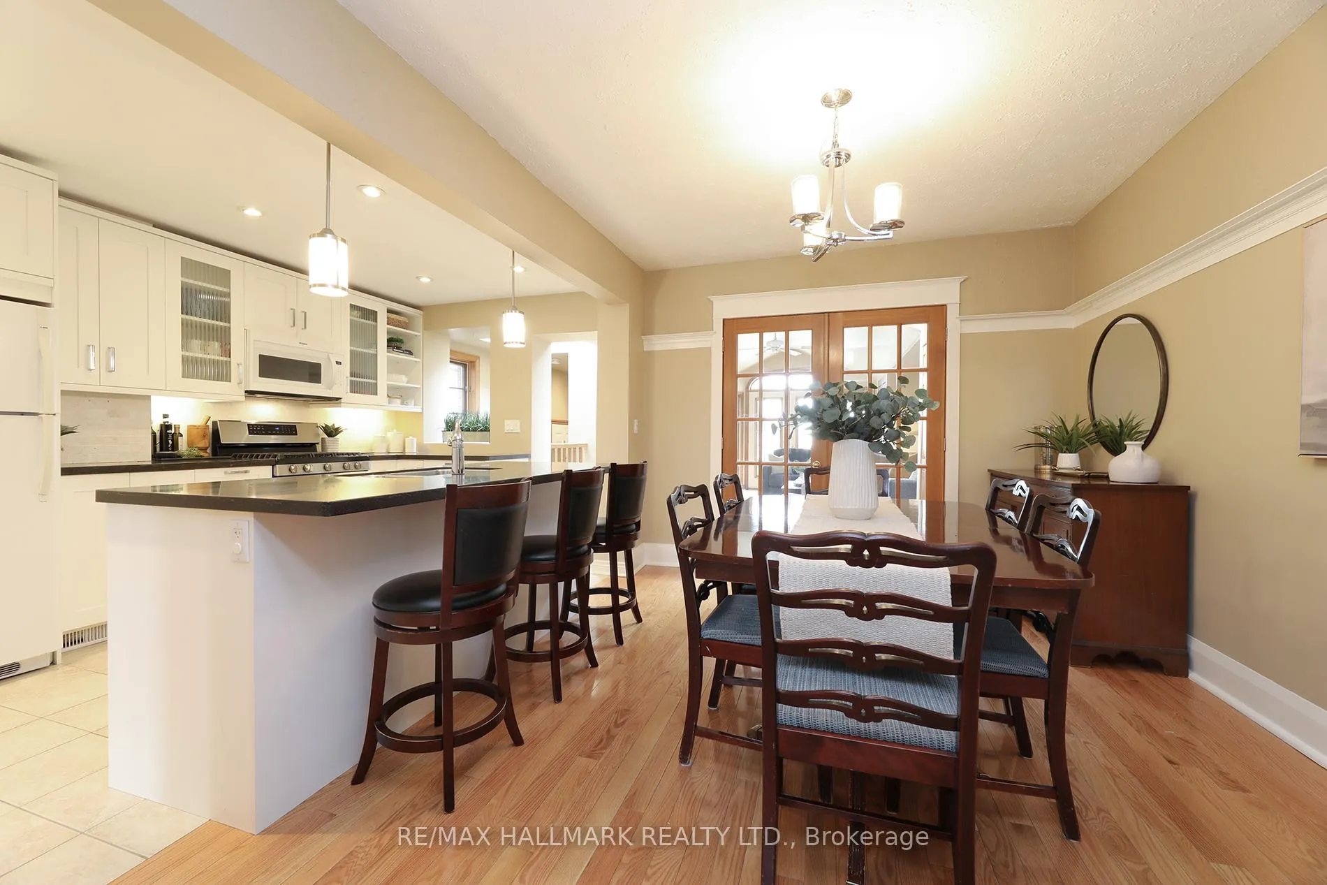 Photo 9 of 274 Wolverleigh Boulevard, Toronto, Danforth — HOMEH