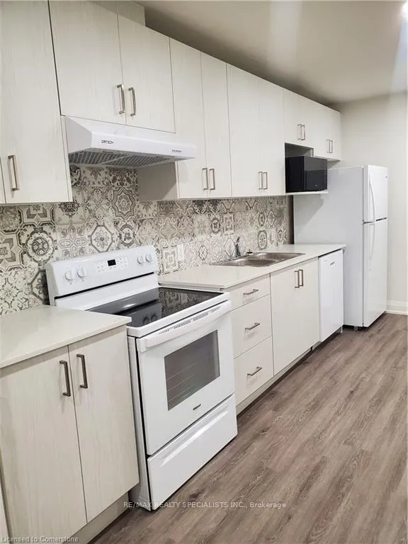 Photo 4 of Unit #204, 307 King Street E, Hamilton, Beasley — HOMEH