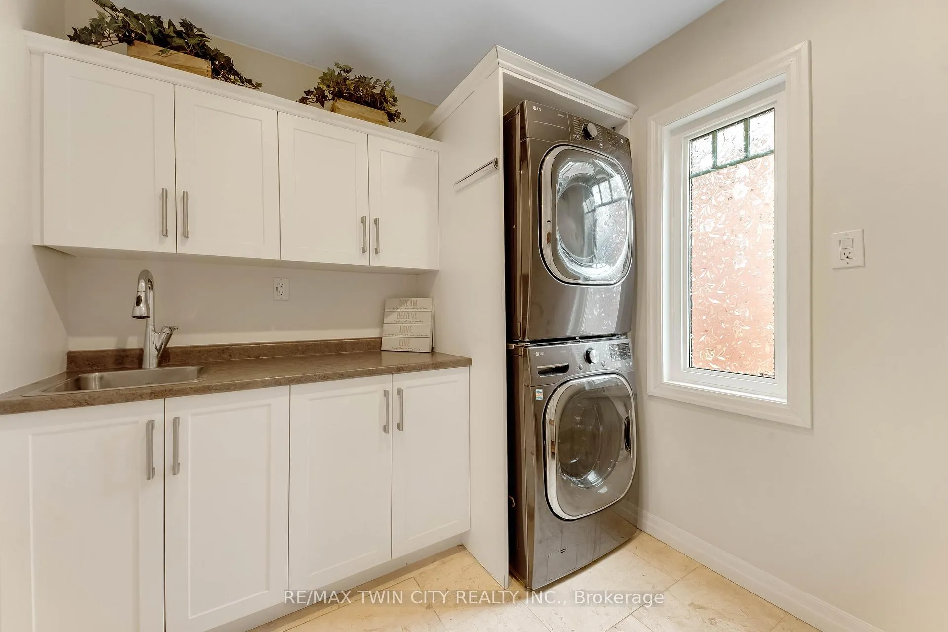 Photo 21 of 109 Ashberry Place, Waterloo — HOMEH