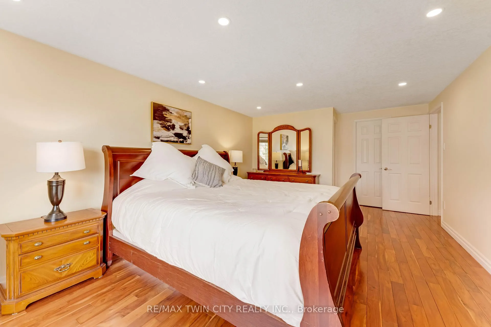 Photo 23 of 109 Ashberry Place, Waterloo — HOMEH