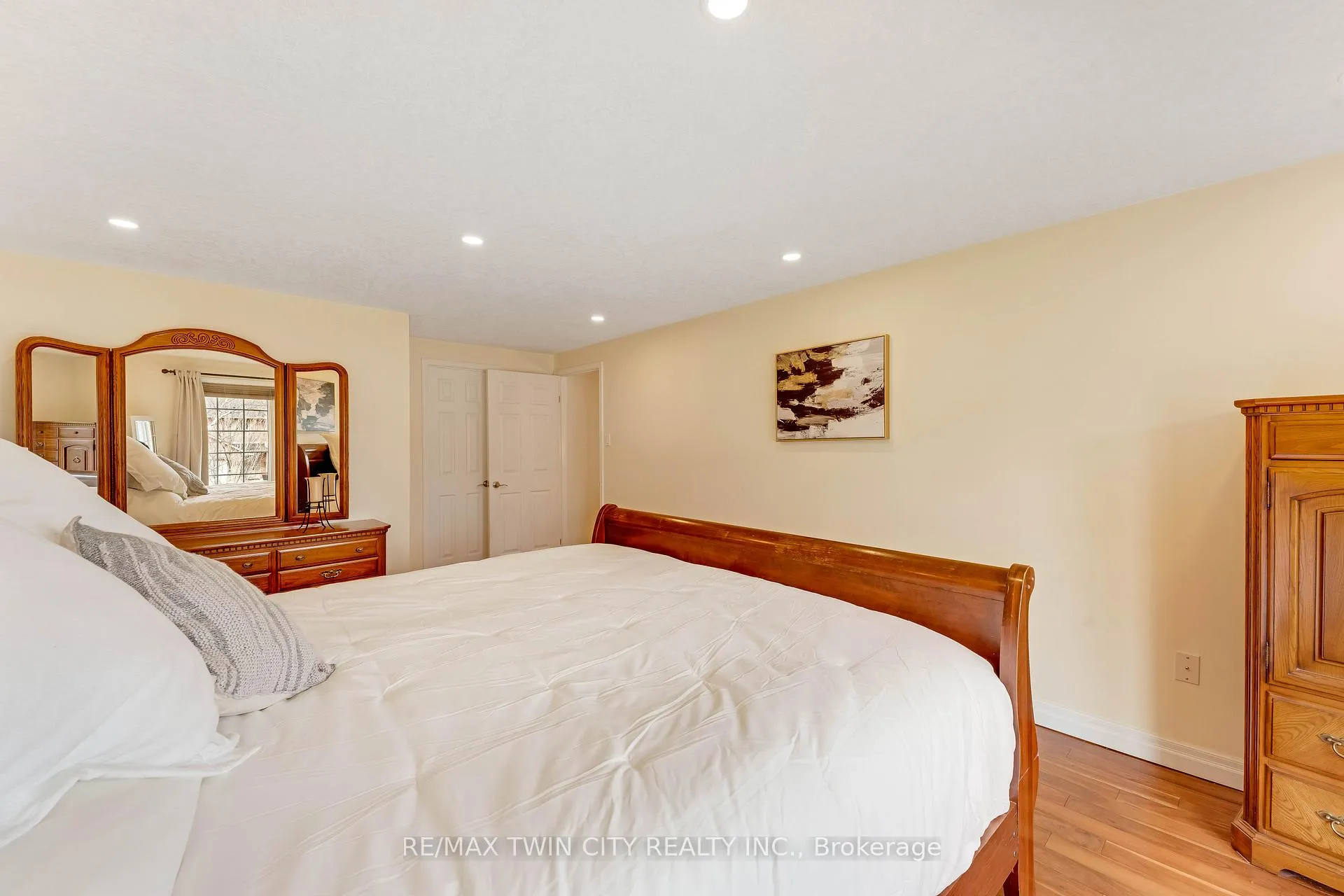 Photo 24 of 109 Ashberry Place, Waterloo — HOMEH