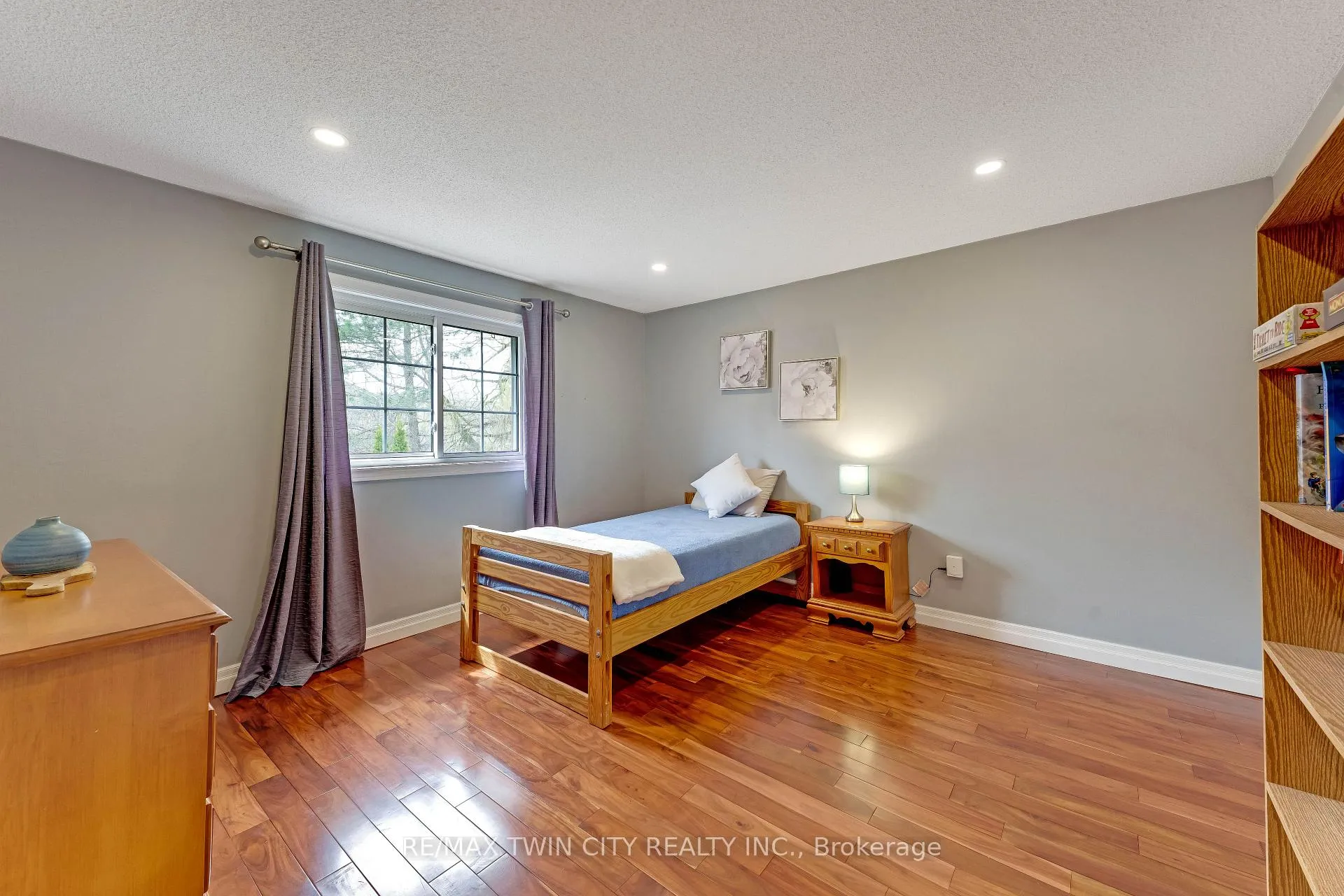 Photo 32 of 109 Ashberry Place, Waterloo — HOMEH
