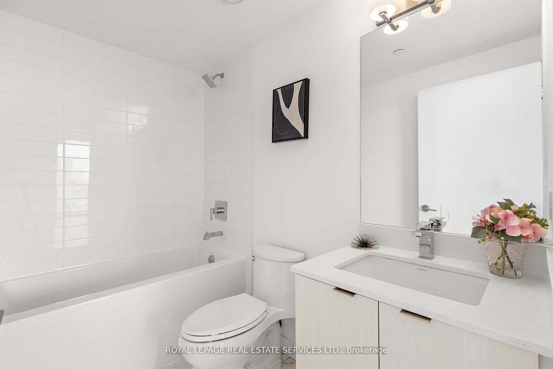 Photo 8 of Unit 907, 859 The Queensway, Etobicoke, Stonegate-Queensway — HOMEH