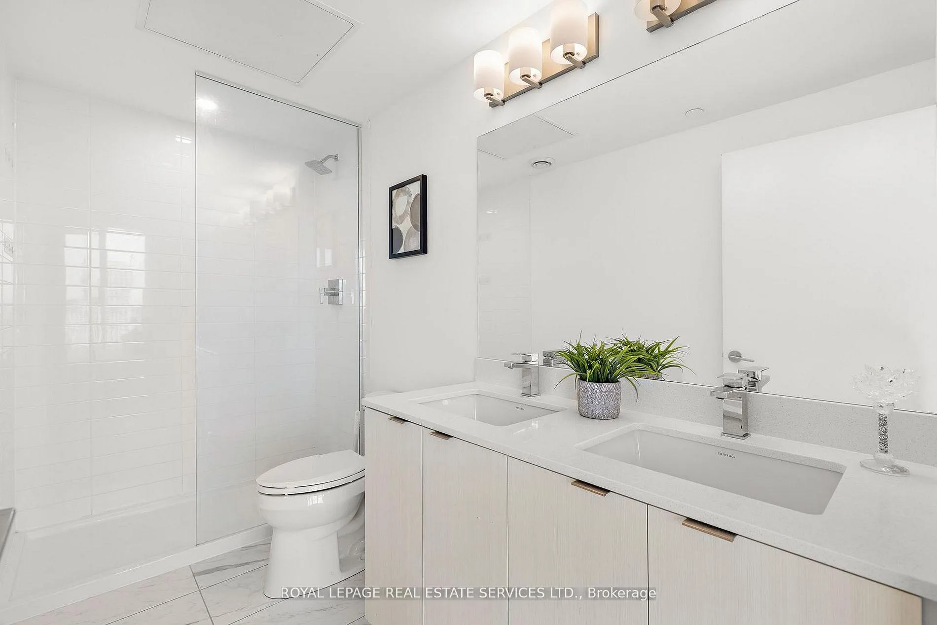 Photo 12 of Unit 907, 859 The Queensway, Etobicoke, Stonegate-Queensway — HOMEH