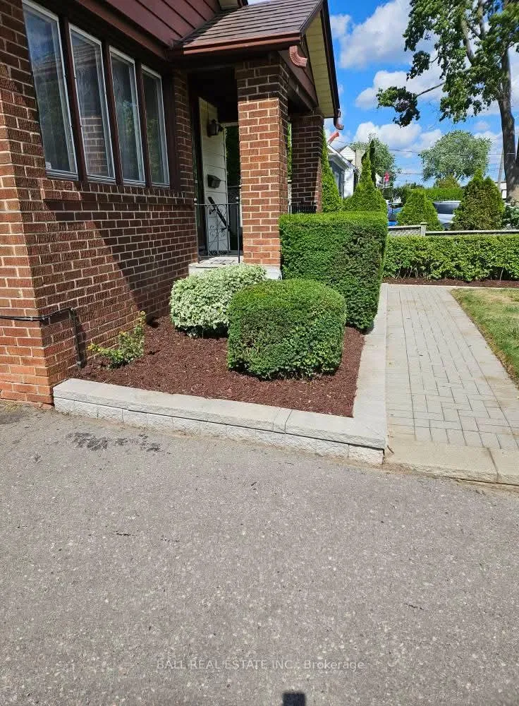 Photo 4 of 30 Thomas Street, Oshawa, Lakeview — HOMEH