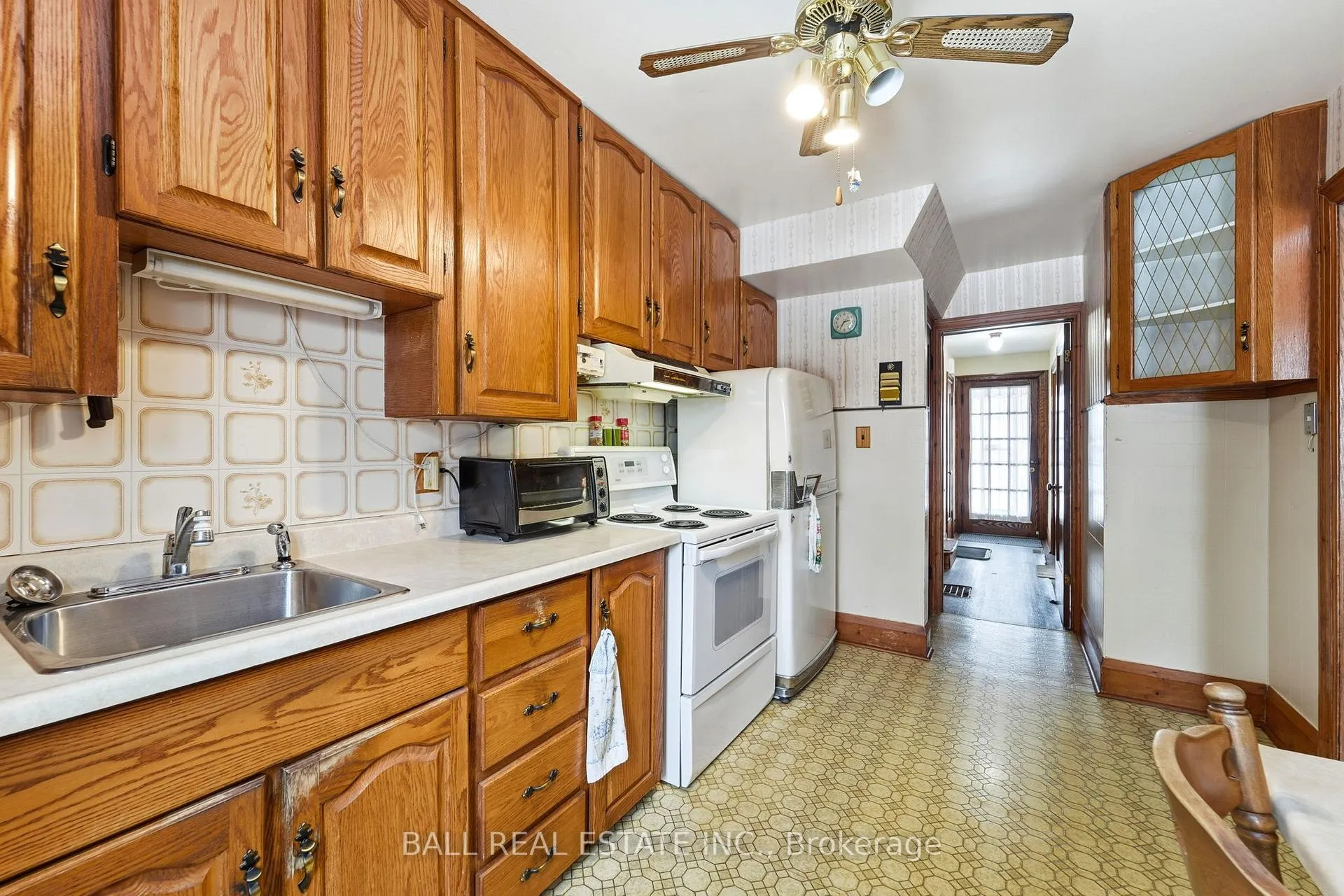 Photo 16 of 30 Thomas Street, Oshawa, Lakeview — HOMEH