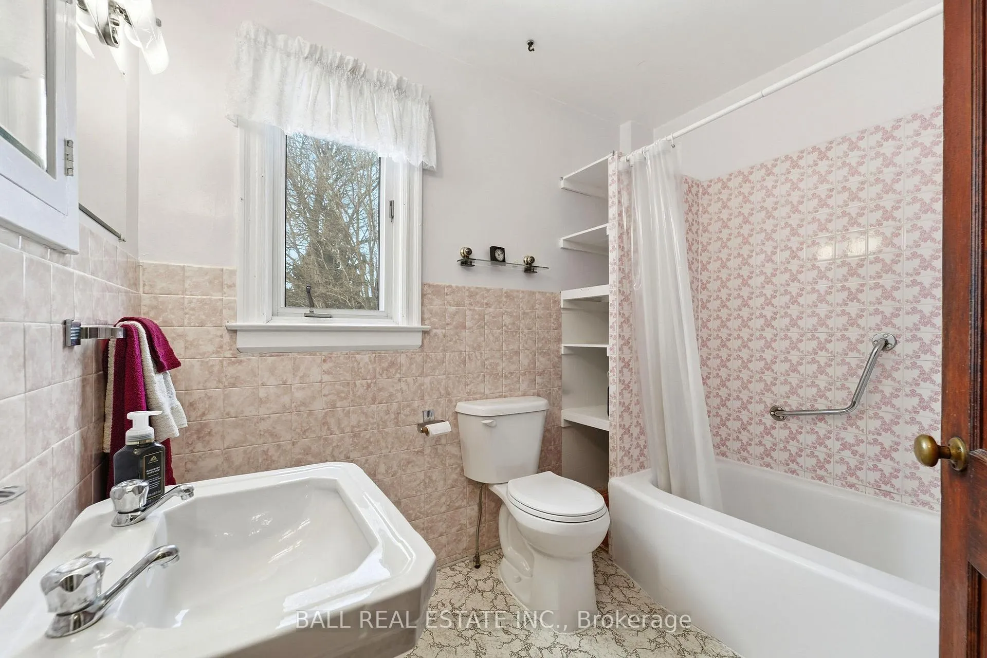 Photo 26 of 30 Thomas Street, Oshawa, Lakeview — HOMEH