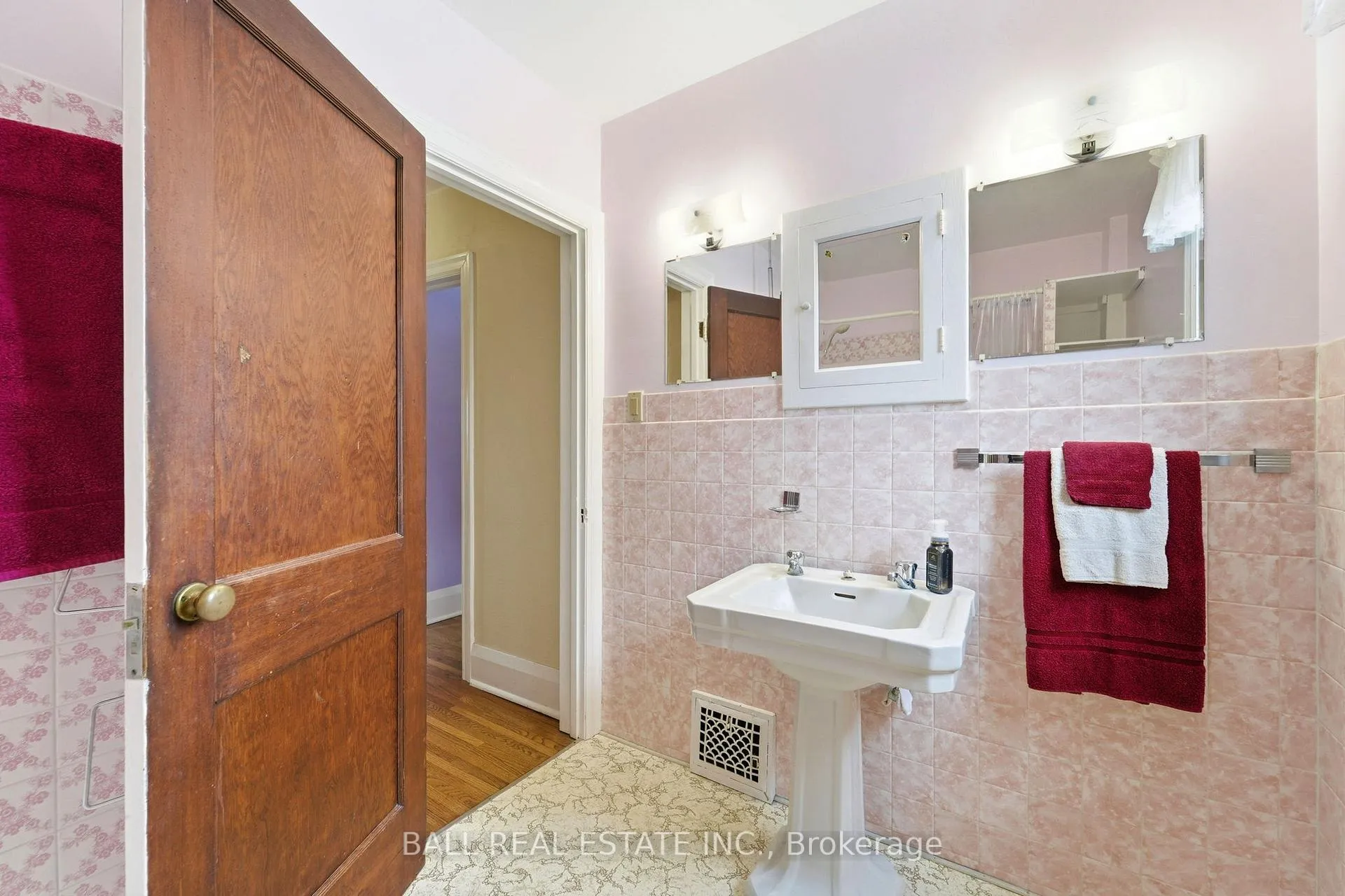 Photo 27 of 30 Thomas Street, Oshawa, Lakeview — HOMEH