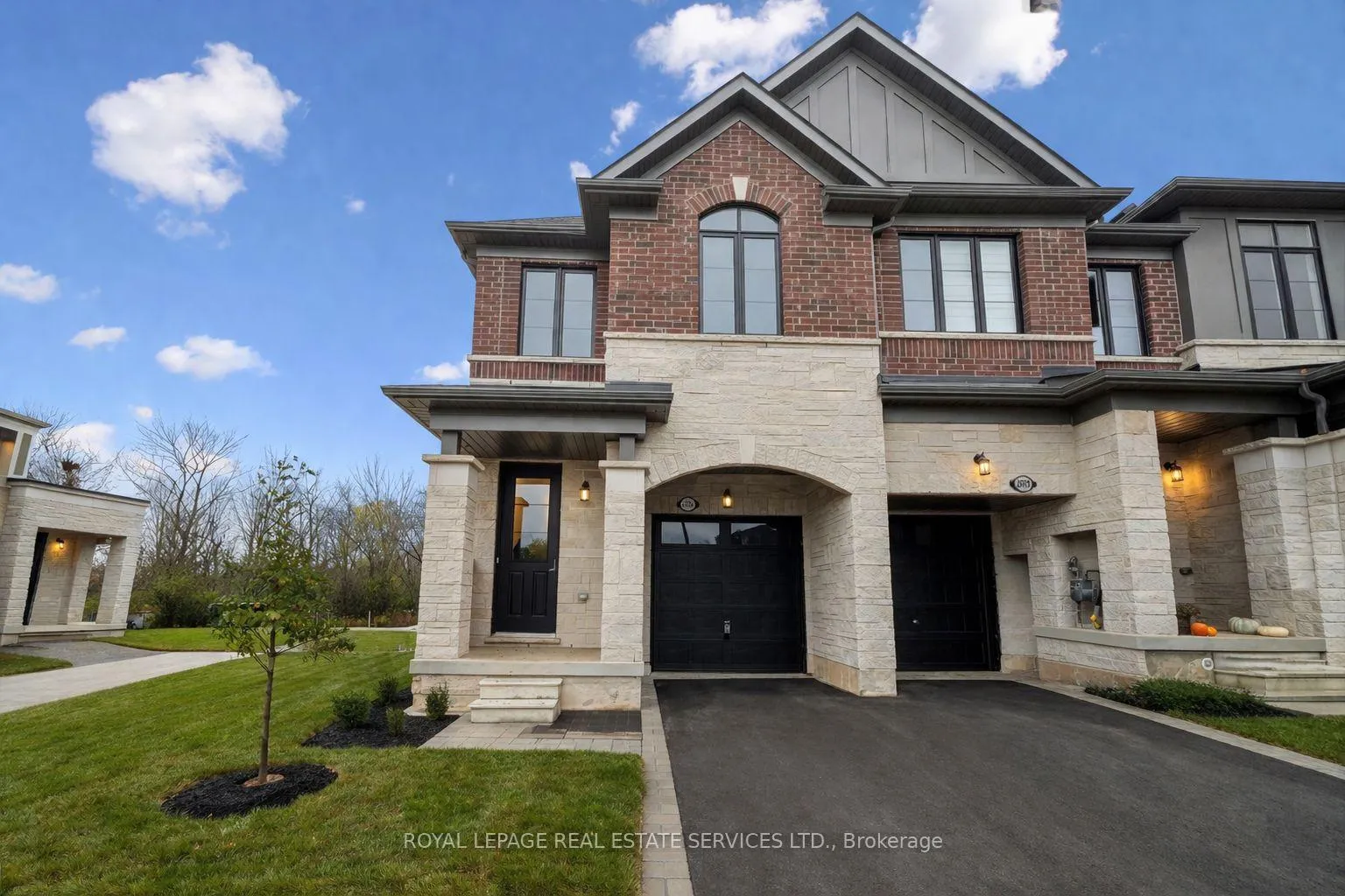 Photo 1 of 2090 Ellerston Common, Burlington, Tyandaga — HOMEH