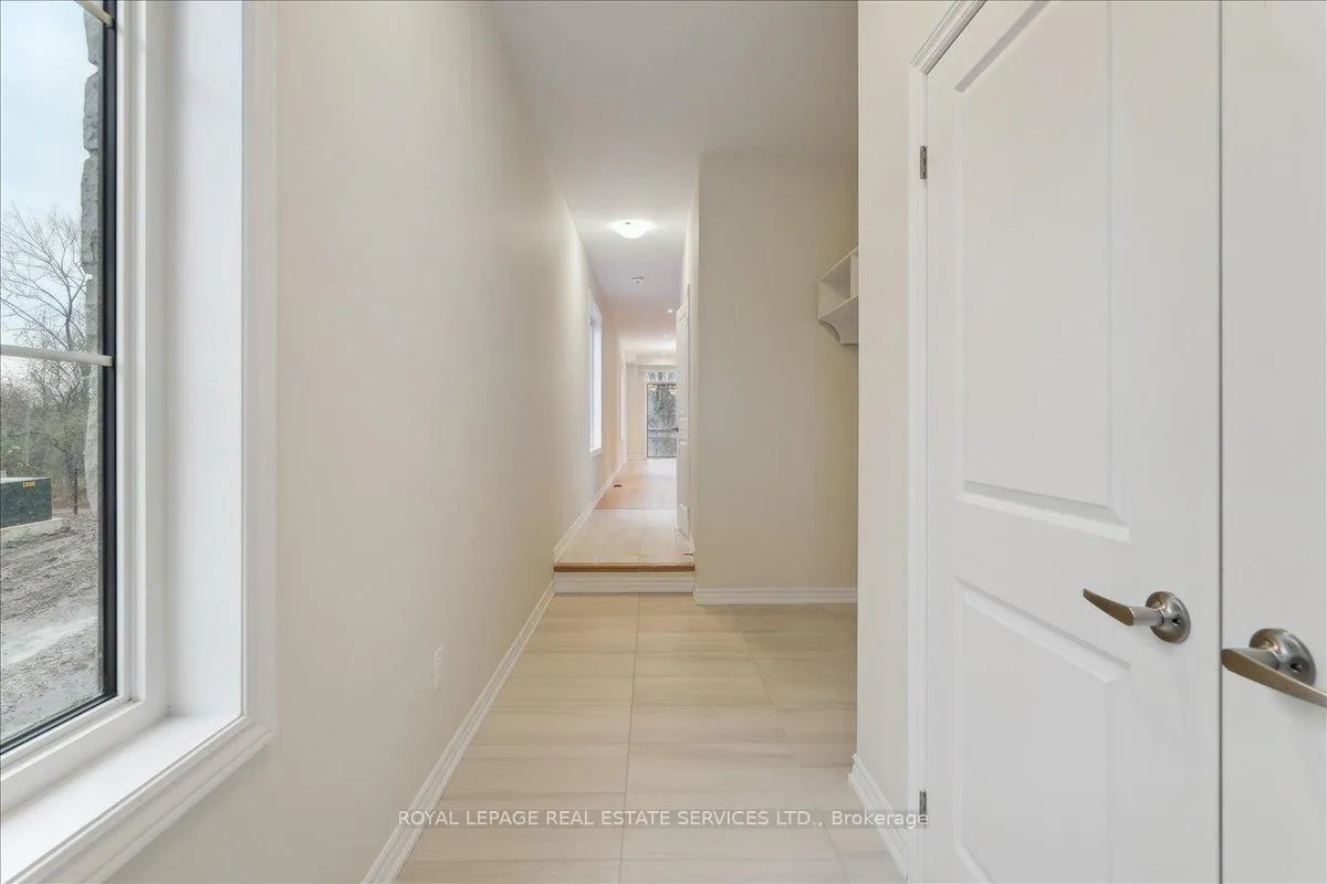 Photo 3 of 2090 Ellerston Common, Burlington, Tyandaga — HOMEH