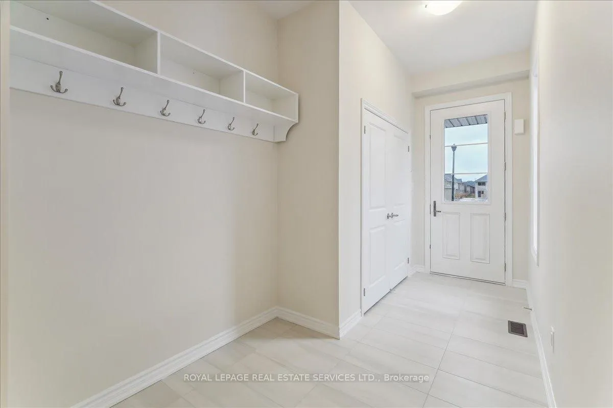 Photo 4 of 2090 Ellerston Common, Burlington, Tyandaga — HOMEH