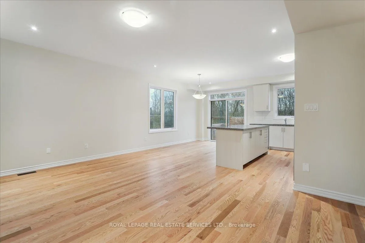 Photo 9 of 2090 Ellerston Common, Burlington, Tyandaga — HOMEH