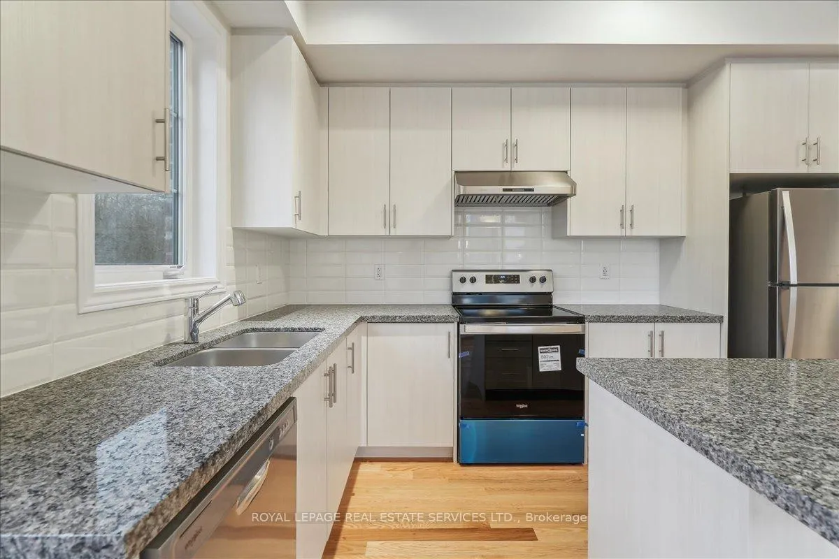 Photo 11 of 2090 Ellerston Common, Burlington, Tyandaga — HOMEH