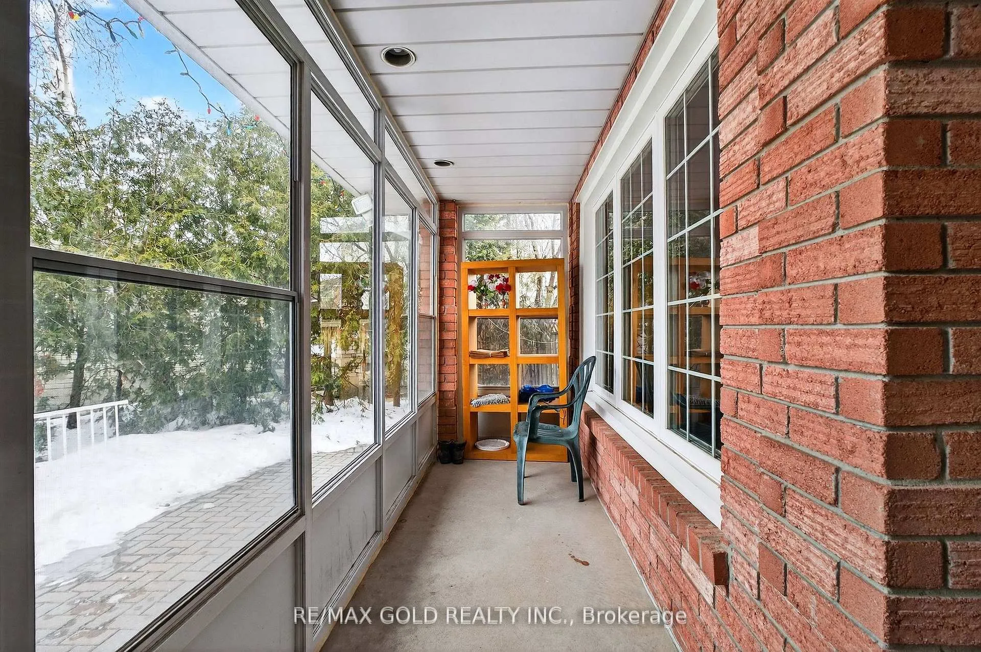 Photo 5 of 16 Rodwell Court, Brampton, Fletcher's Creek South — HOMEH