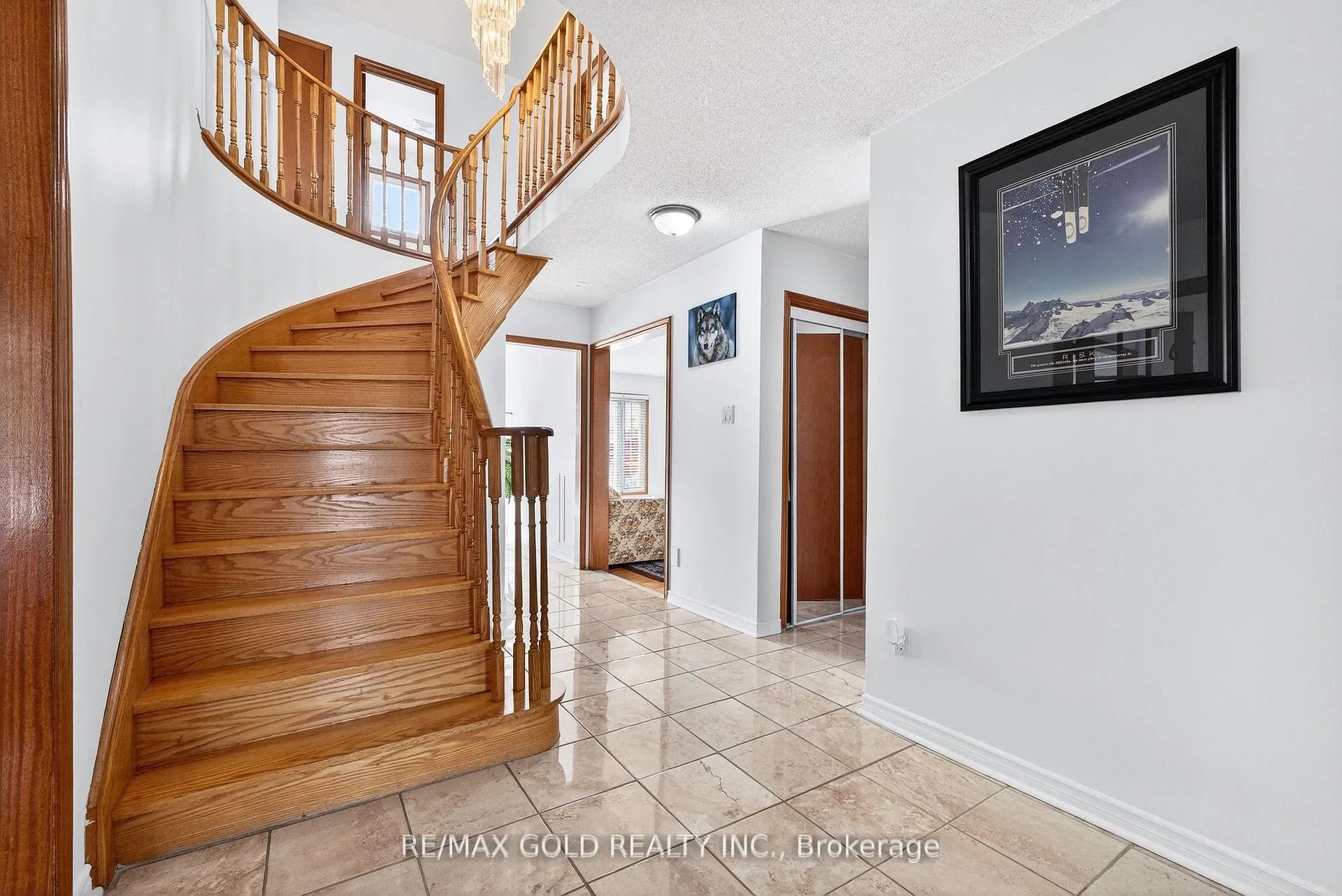 Photo 7 of 16 Rodwell Court, Brampton, Fletcher's Creek South — HOMEH