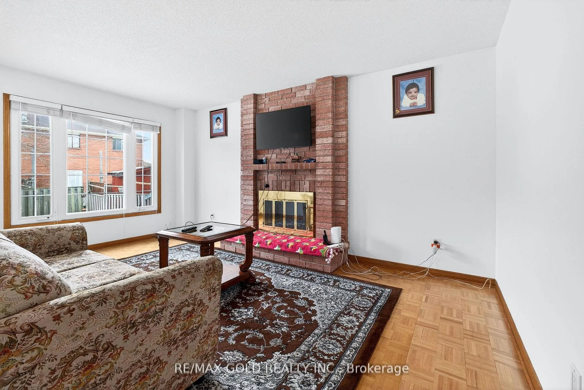 Photo 9 of 16 Rodwell Court, Brampton, Fletcher's Creek South — HOMEH