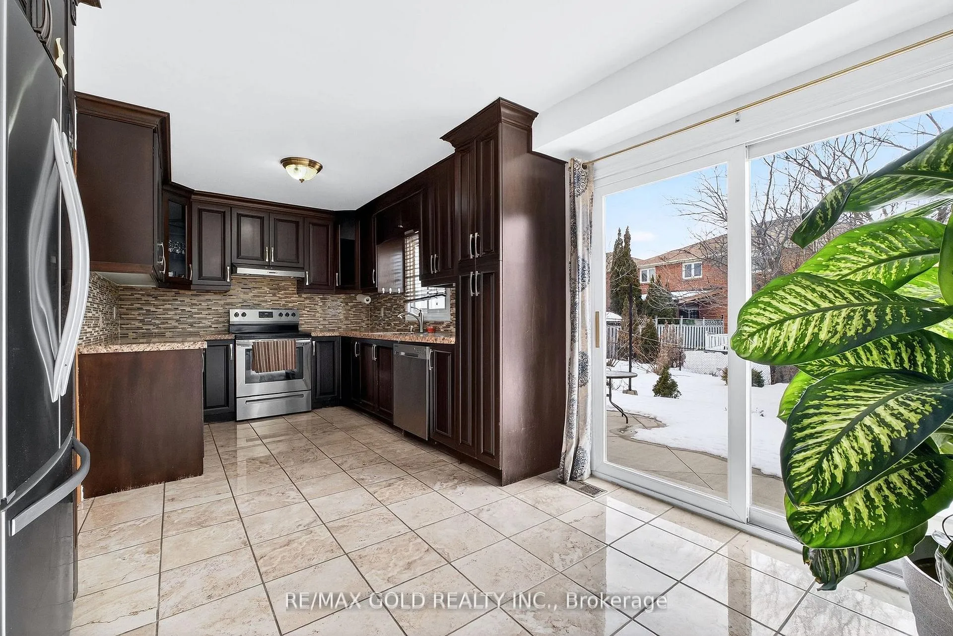 Photo 10 of 16 Rodwell Court, Brampton, Fletcher's Creek South — HOMEH
