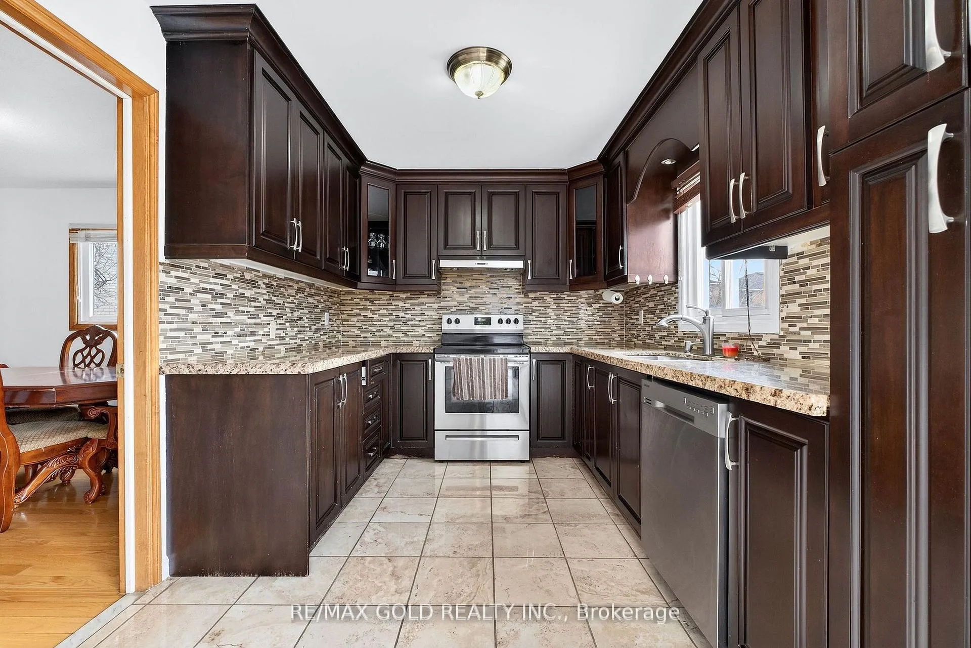 Photo 11 of 16 Rodwell Court, Brampton, Fletcher's Creek South — HOMEH