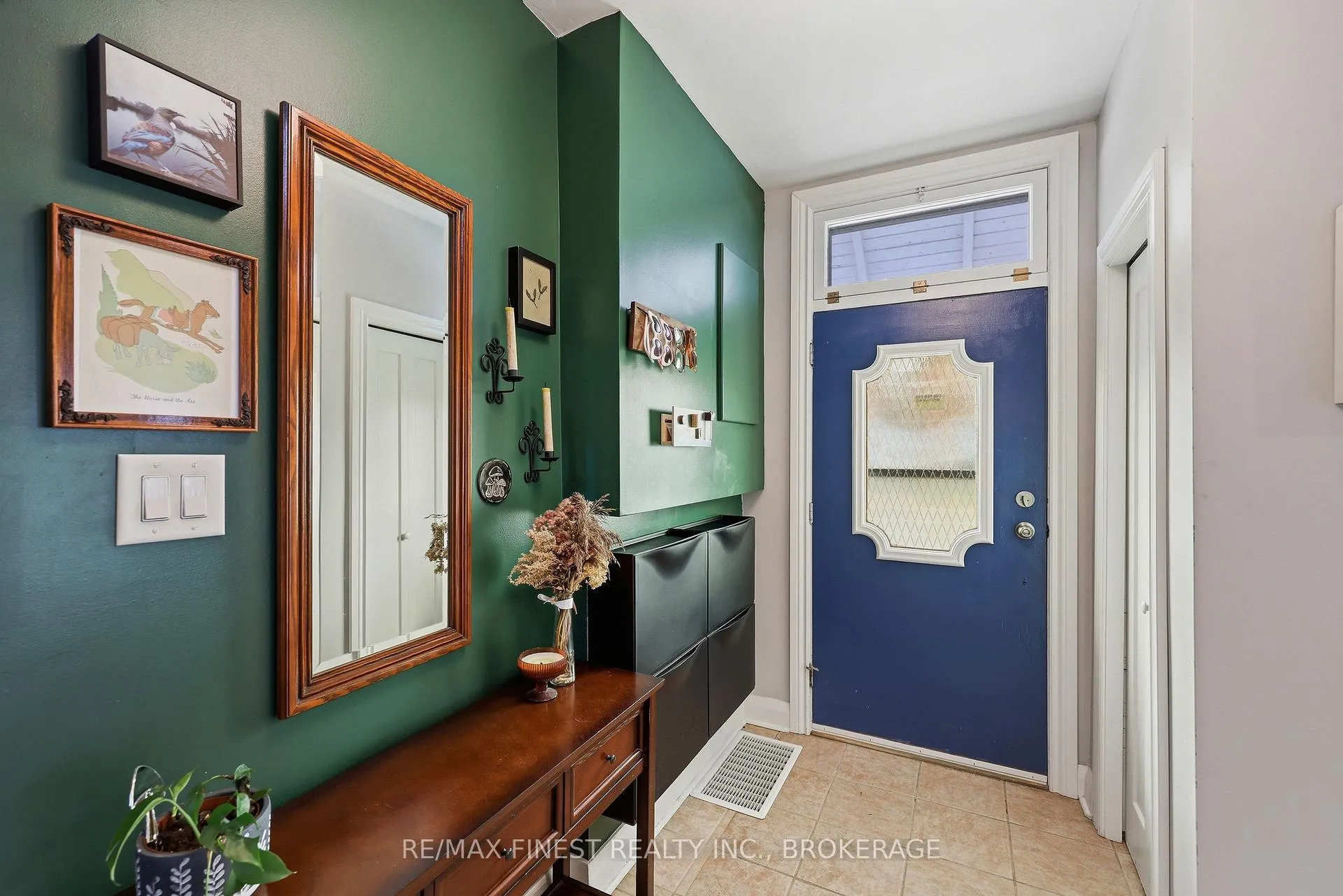 Photo 2 of 137 Stephen Street, Kingston, East of Sir John A. Blvd — HOMEH