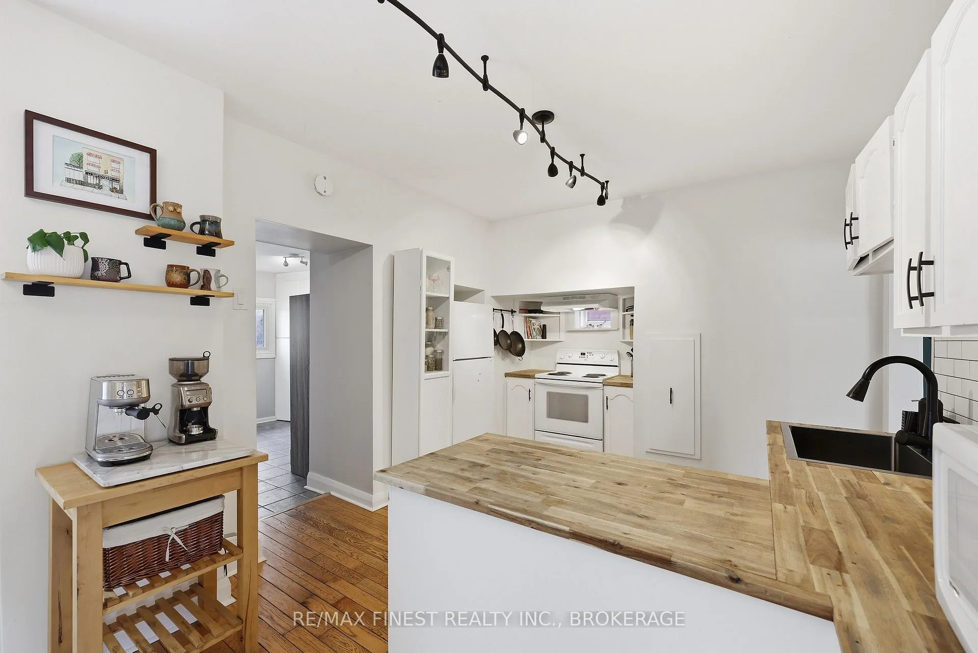 Photo 7 of 137 Stephen Street, Kingston, East of Sir John A. Blvd — HOMEH