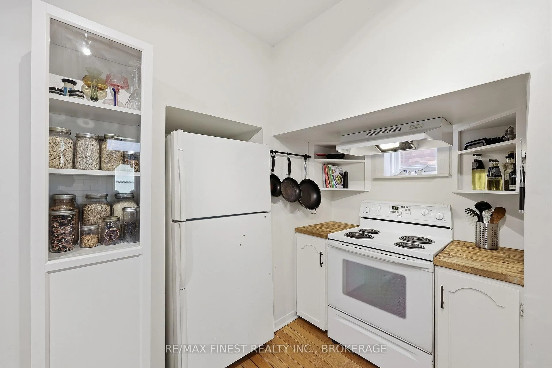 Photo 9 of 137 Stephen Street, Kingston, East of Sir John A. Blvd — HOMEH