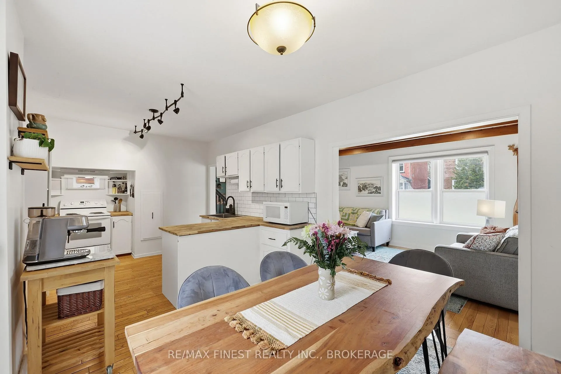 Photo 14 of 137 Stephen Street, Kingston, East of Sir John A. Blvd — HOMEH