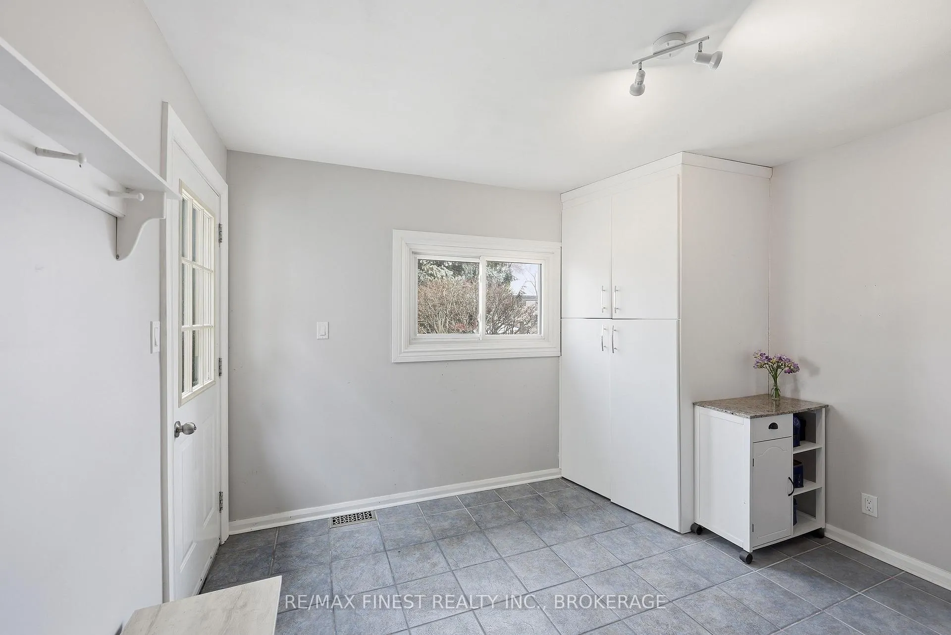 Photo 15 of 137 Stephen Street, Kingston, East of Sir John A. Blvd — HOMEH