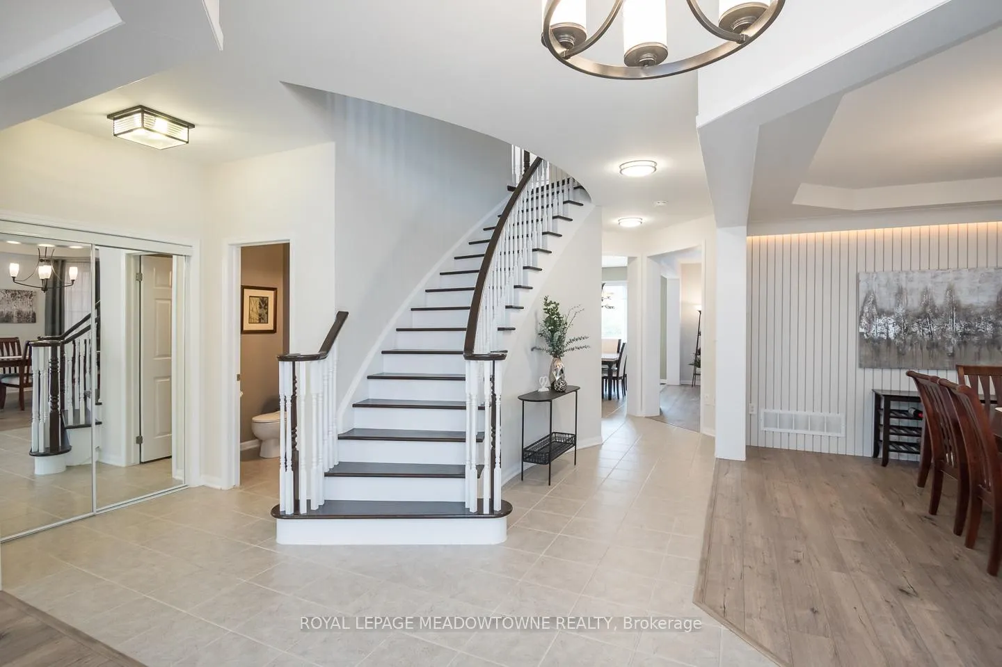 Photo 3 of 720 Lingen Crescent, Milton, Coates — HOMEH