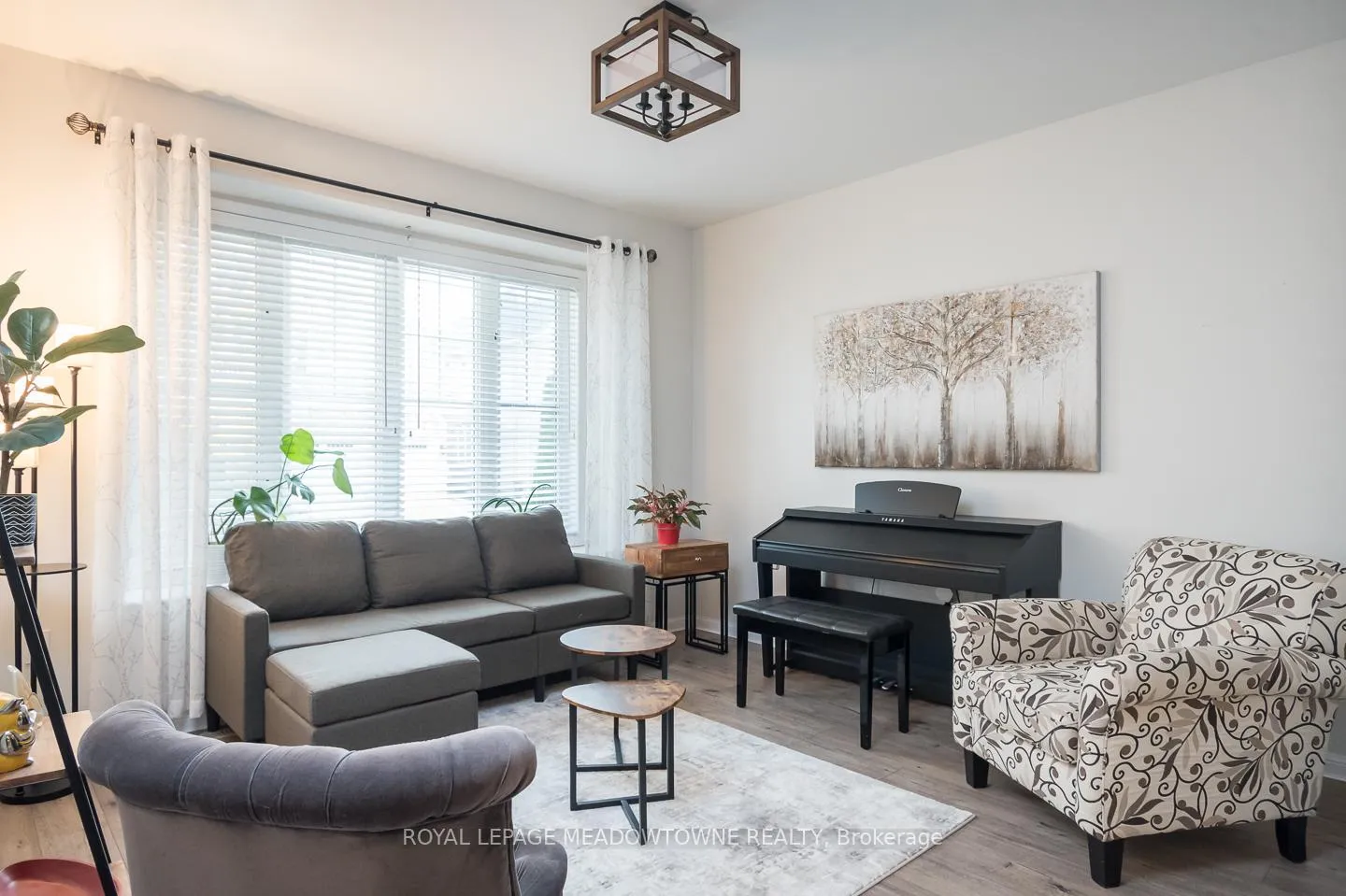 Photo 4 of 720 Lingen Crescent, Milton, Coates — HOMEH