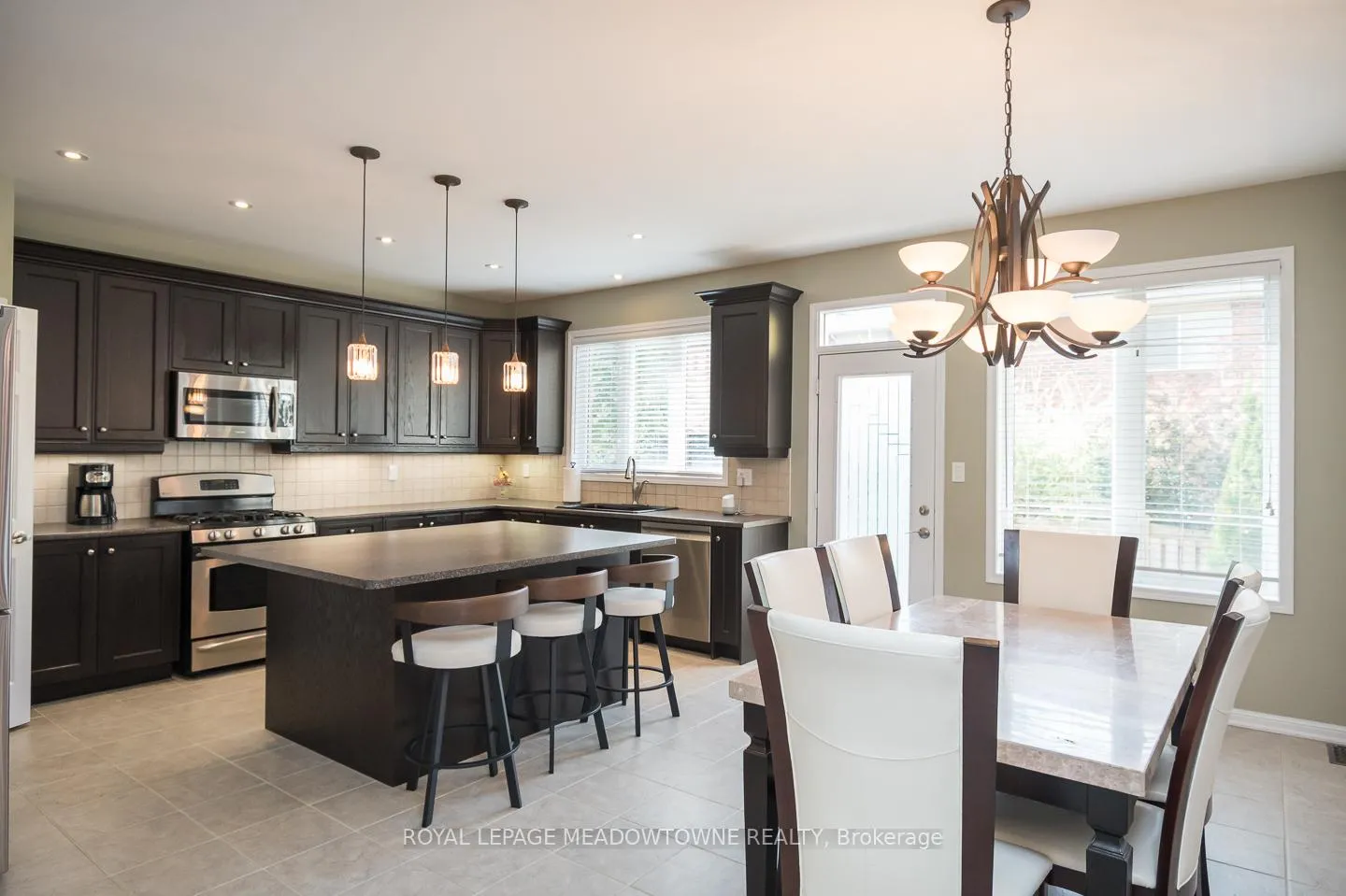 Photo 8 of 720 Lingen Crescent, Milton, Coates — HOMEH