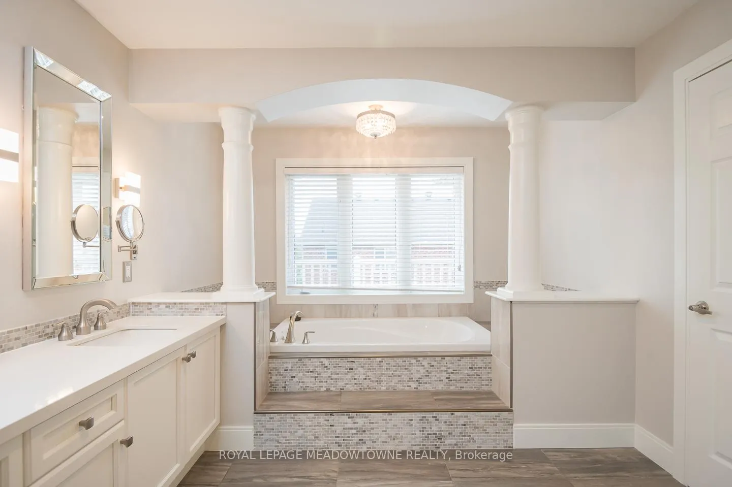 Photo 16 of 720 Lingen Crescent, Milton, Coates — HOMEH