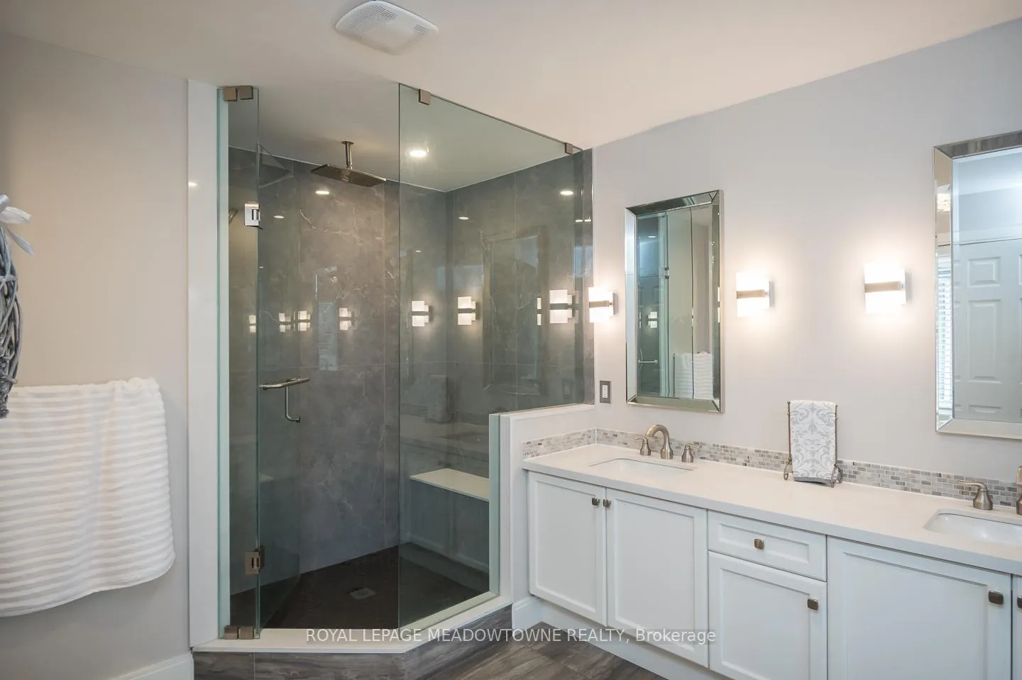Photo 17 of 720 Lingen Crescent, Milton, Coates — HOMEH