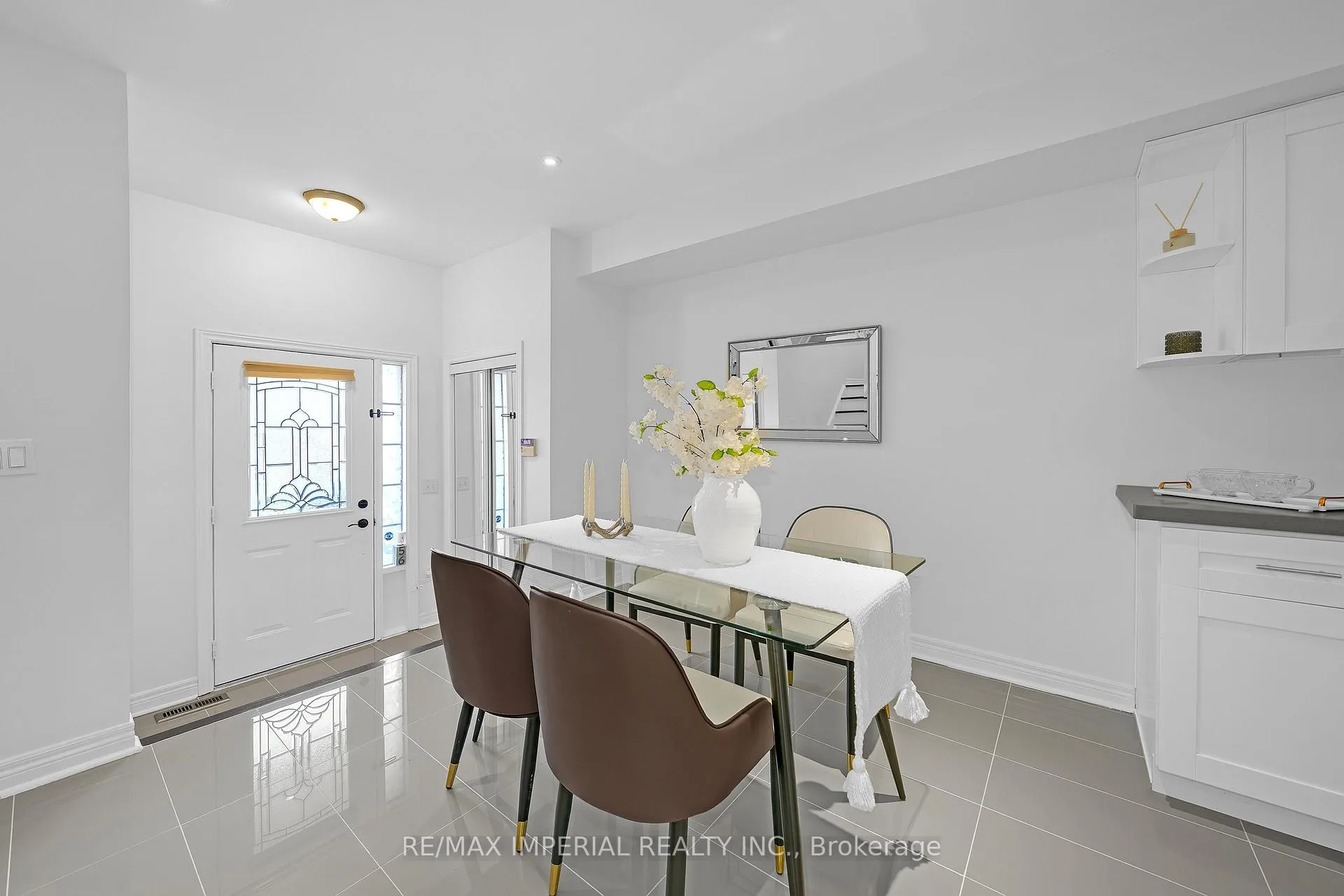 Photo 8 of 393 Bur Oak Avenue, Markham, Berczy — HOMEH