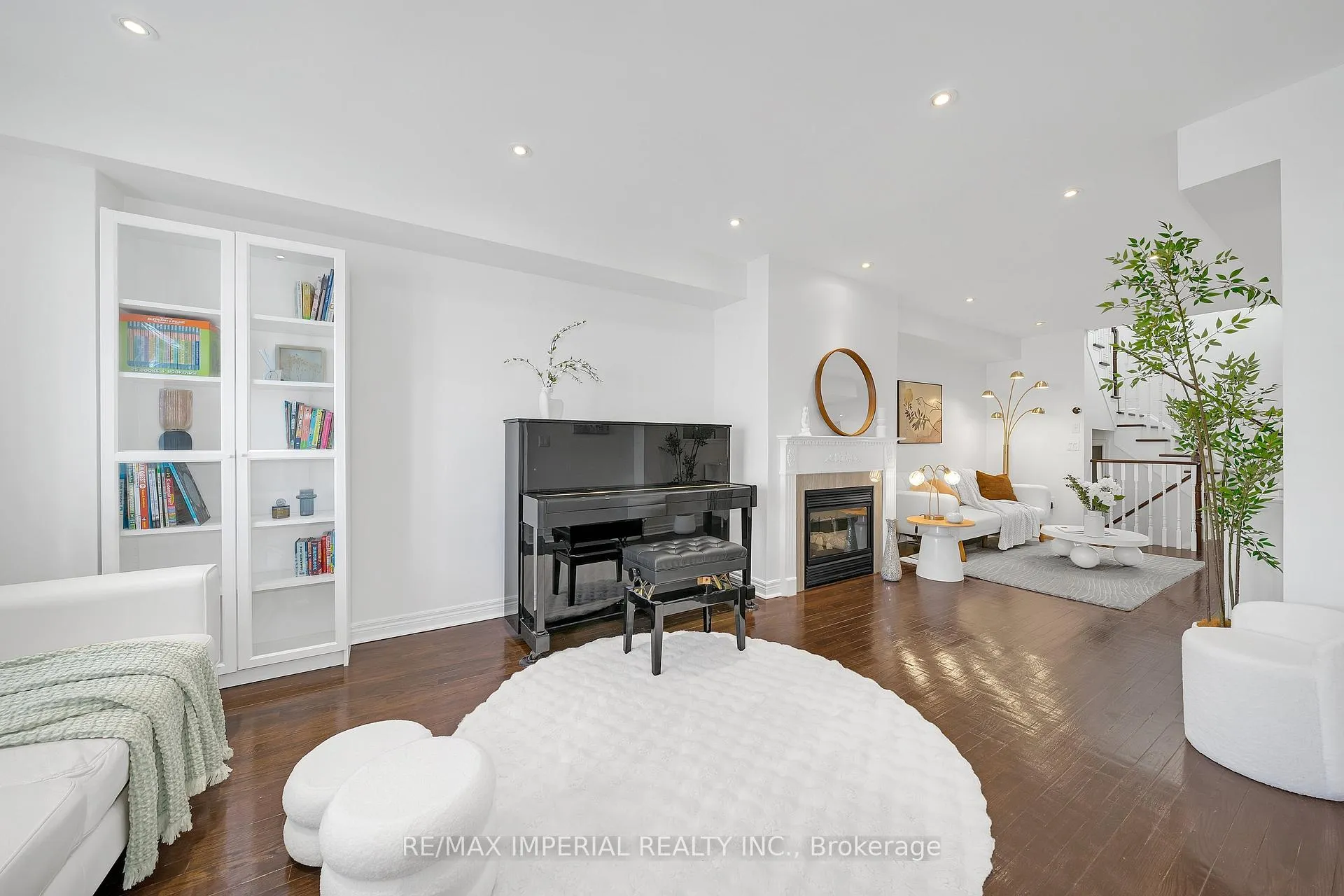 Photo 17 of 393 Bur Oak Avenue, Markham, Berczy — HOMEH