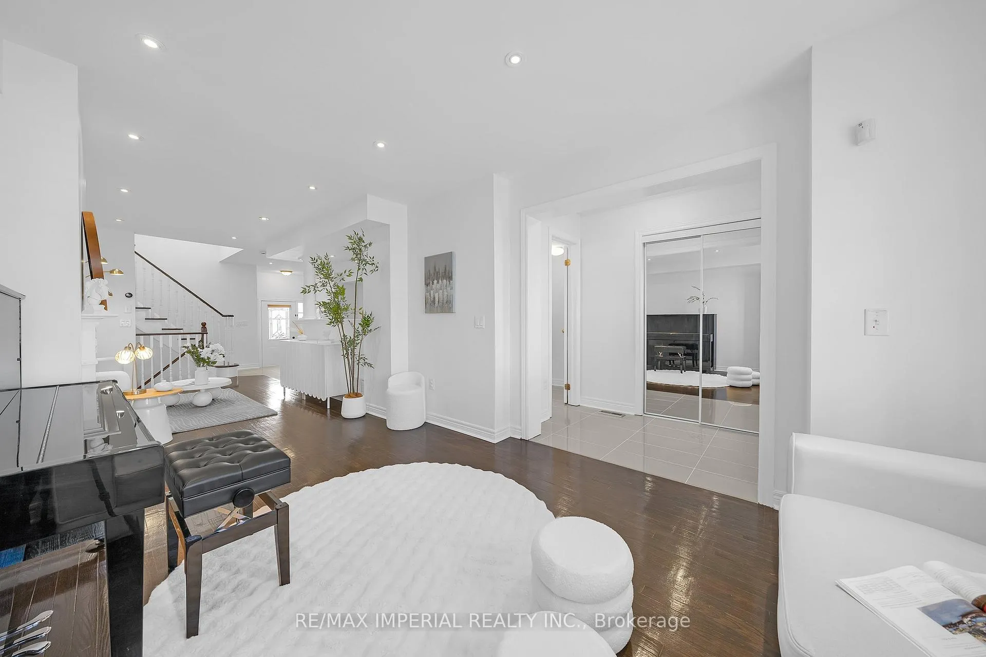 Photo 18 of 393 Bur Oak Avenue, Markham, Berczy — HOMEH