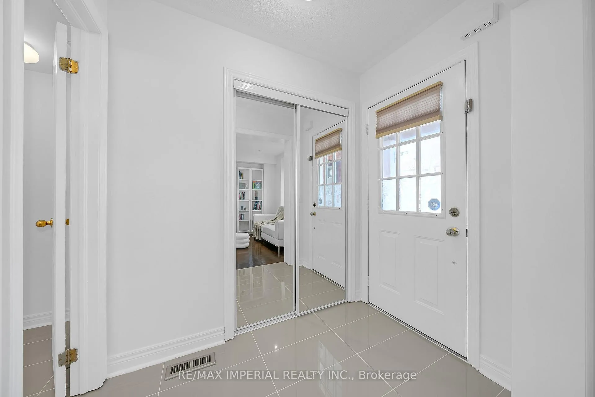 Photo 19 of 393 Bur Oak Avenue, Markham, Berczy — HOMEH