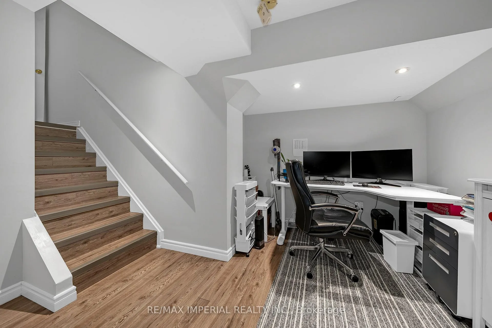 Photo 36 of 393 Bur Oak Avenue, Markham, Berczy — HOMEH