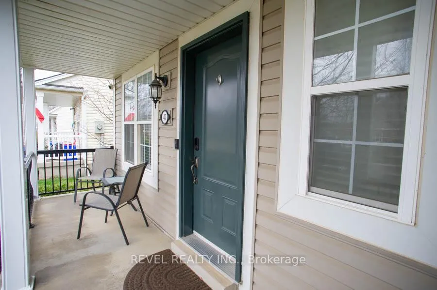 Photo 5 of 47 Stowe Terrace, Brantford, Shellard Lane — HOMEH