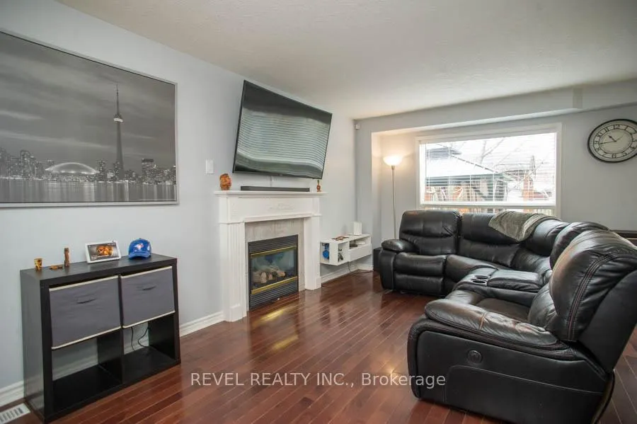 Photo 8 of 47 Stowe Terrace, Brantford, Shellard Lane — HOMEH