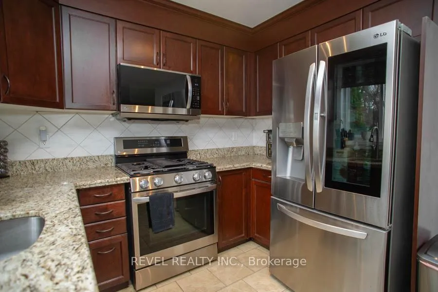 Photo 13 of 47 Stowe Terrace, Brantford, Shellard Lane — HOMEH