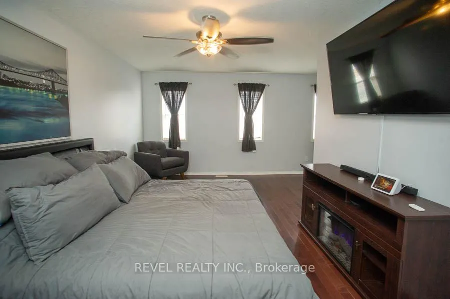 Photo 17 of 47 Stowe Terrace, Brantford, Shellard Lane — HOMEH