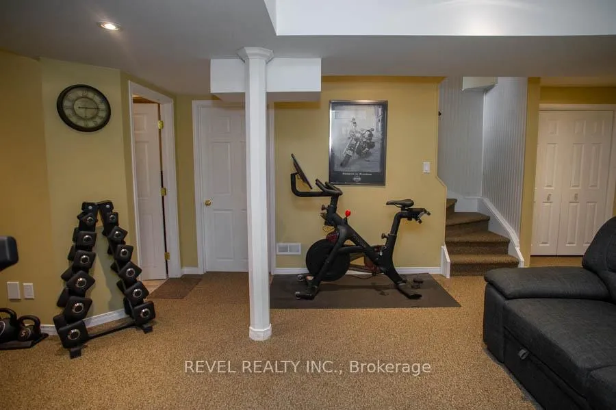 Photo 24 of 47 Stowe Terrace, Brantford, Shellard Lane — HOMEH