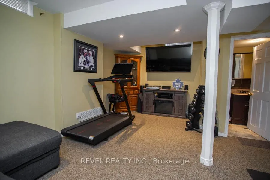 Photo 25 of 47 Stowe Terrace, Brantford, Shellard Lane — HOMEH