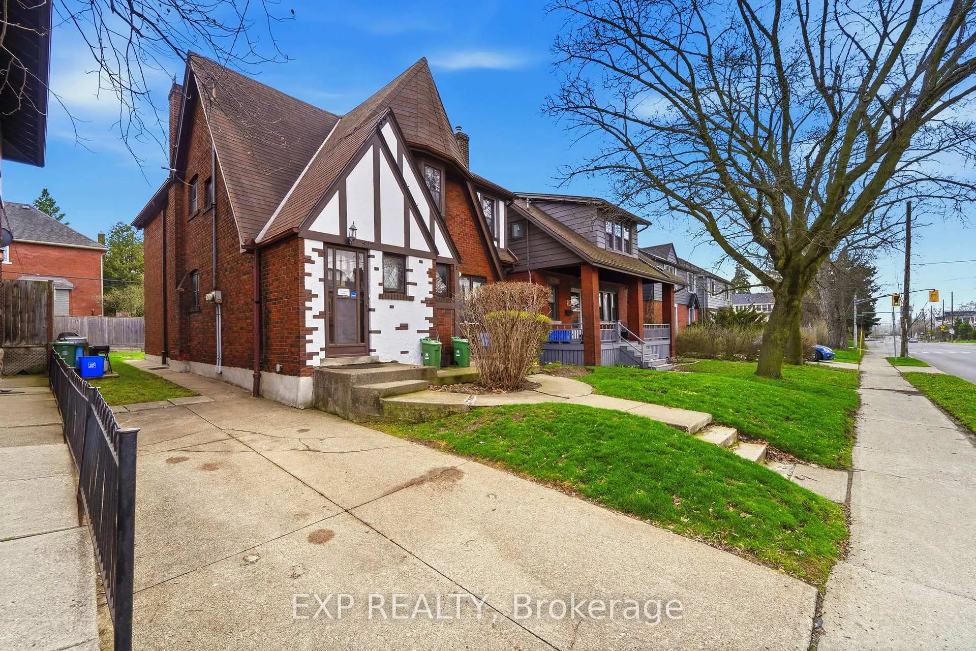 Photo 2 of 509 Aberdeen Avenue, Hamilton, Kirkendall — HOMEH