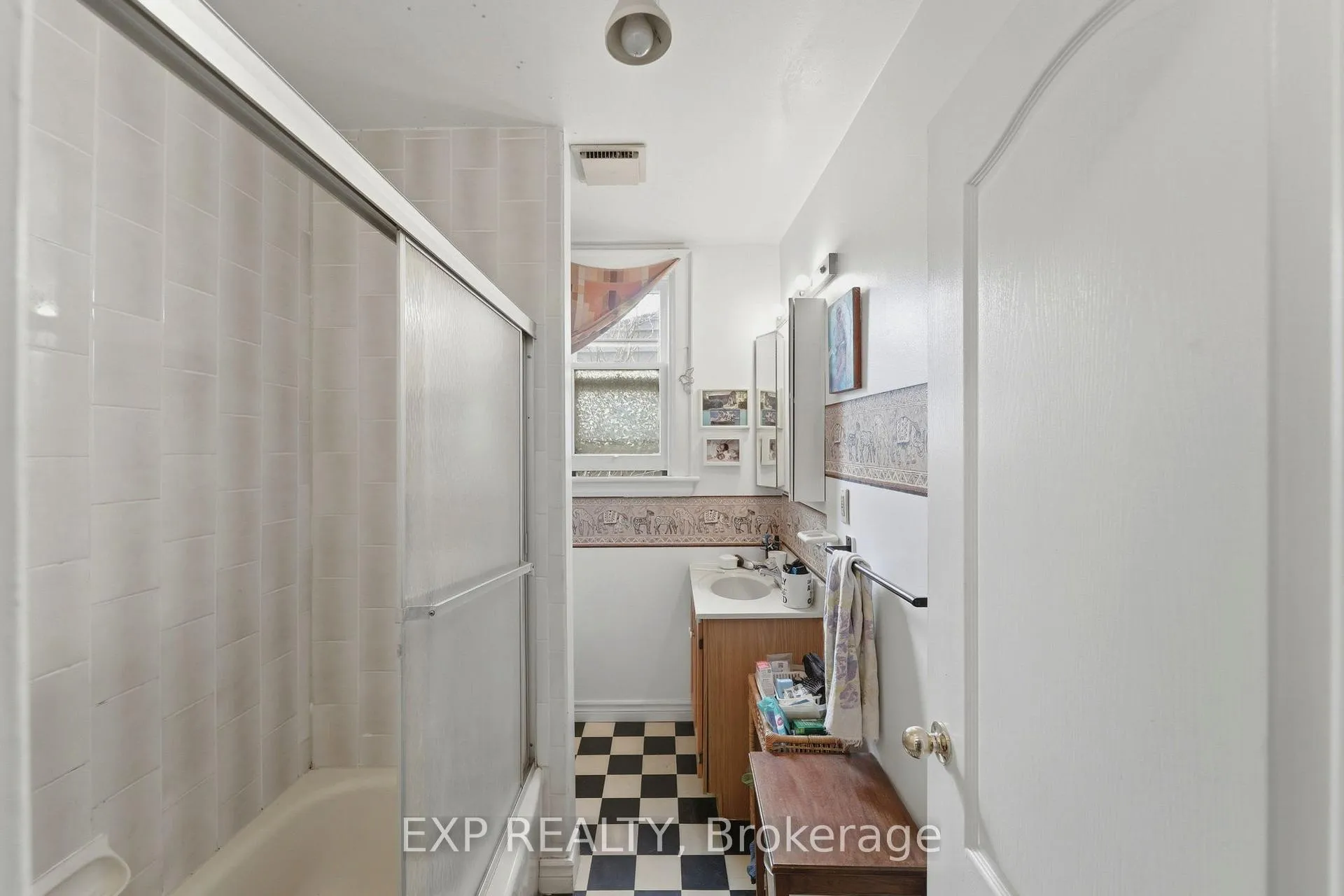Photo 20 of 509 Aberdeen Avenue, Hamilton, Kirkendall — HOMEH