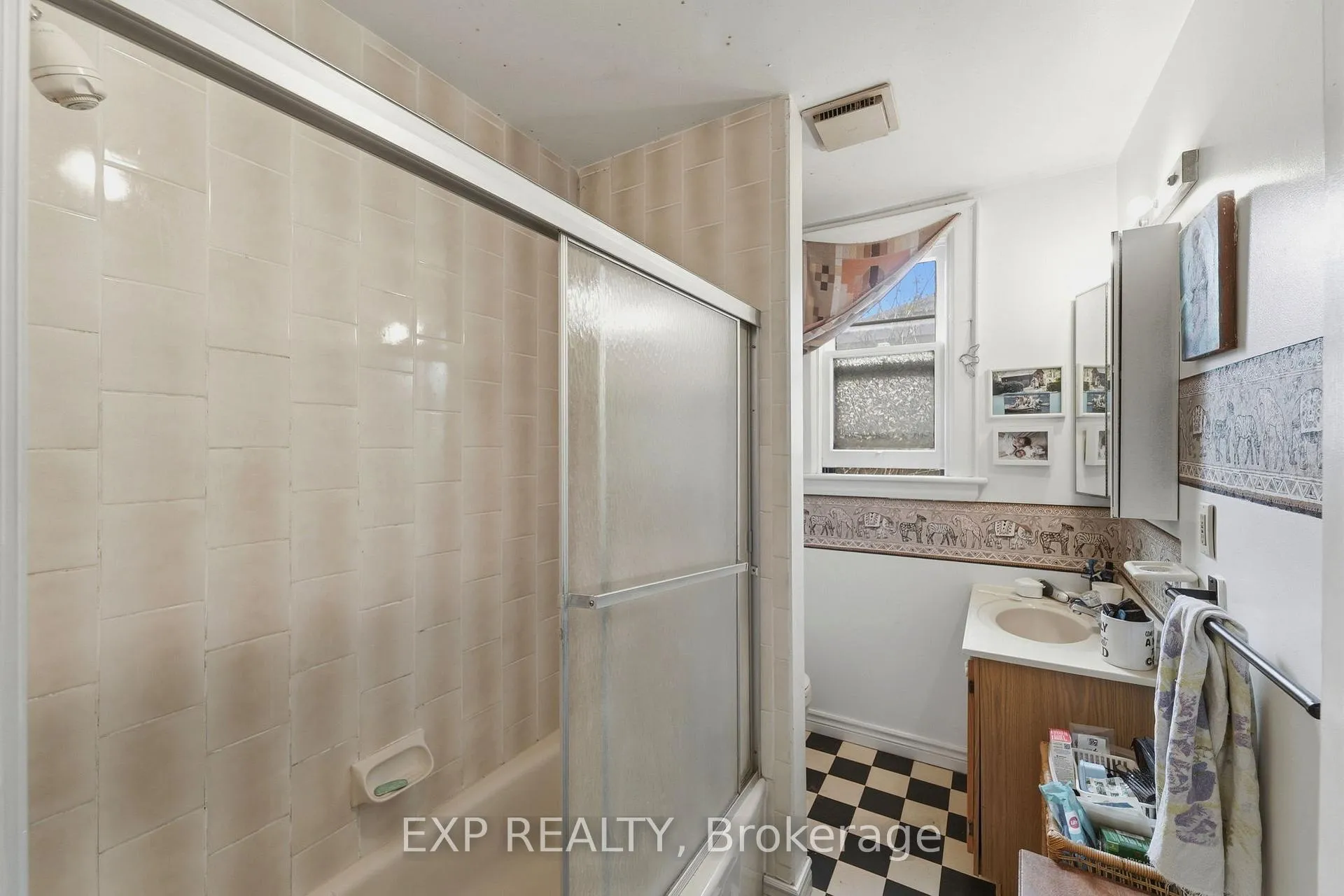 Photo 21 of 509 Aberdeen Avenue, Hamilton, Kirkendall — HOMEH