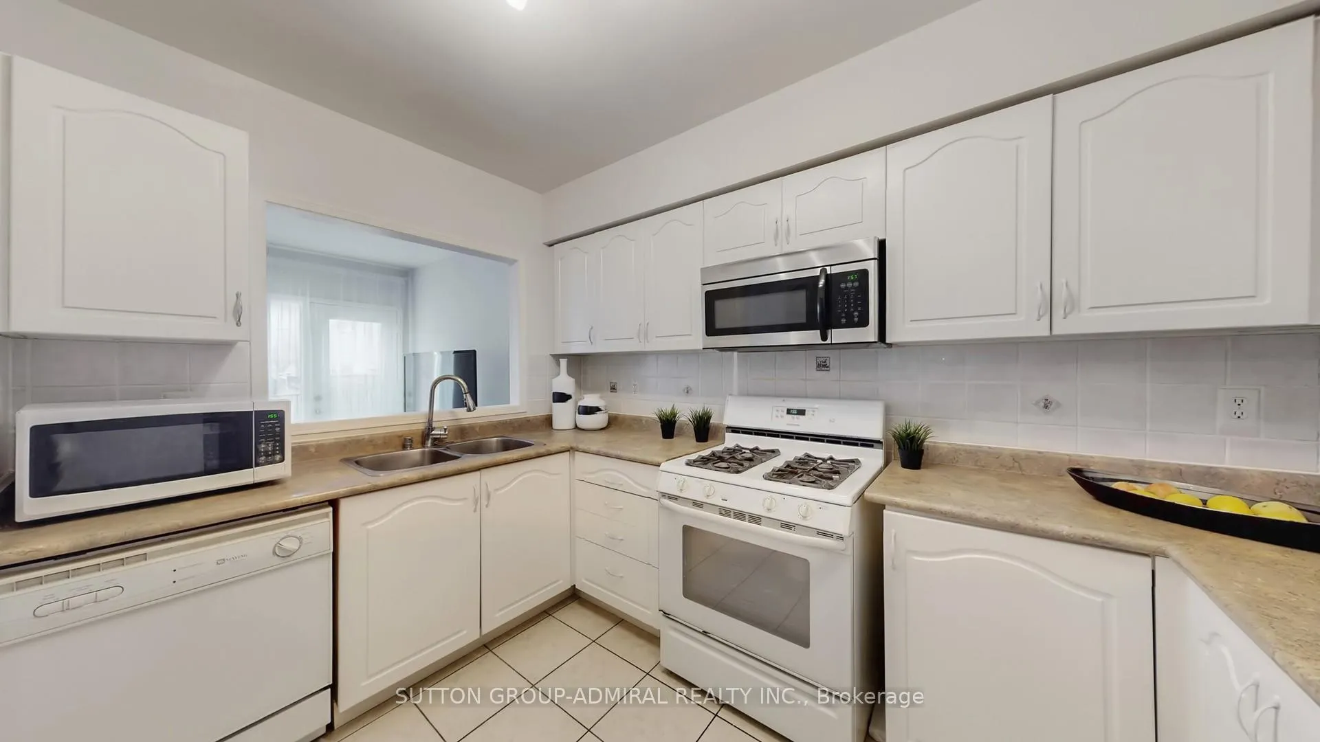 Photo 9 of 78 Camino Drive, Vaughan, Vellore Village — HOMEH