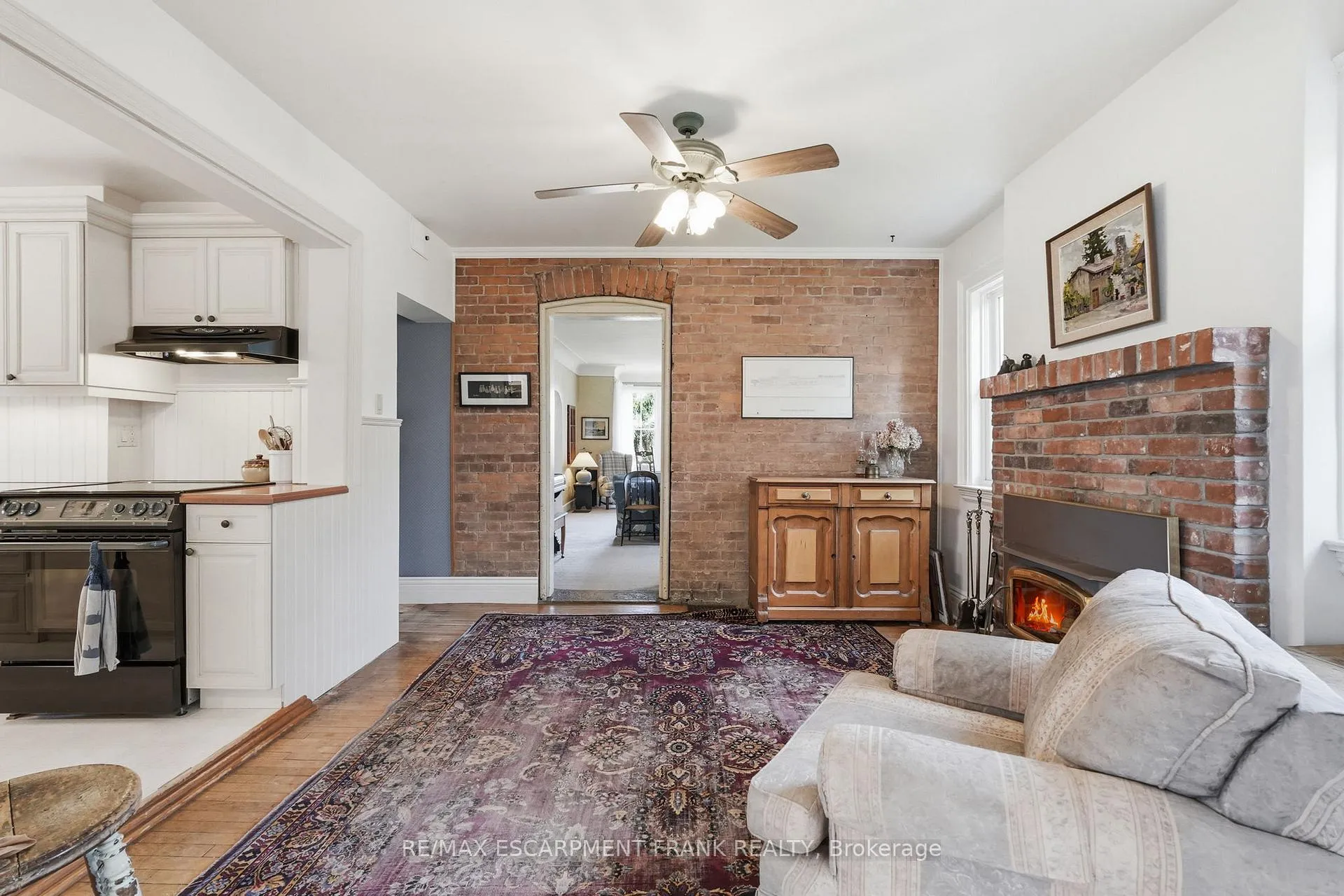 Photo 8 of 1266 Scenic Drive, Hamilton, Iroquoia Heights — HOMEH