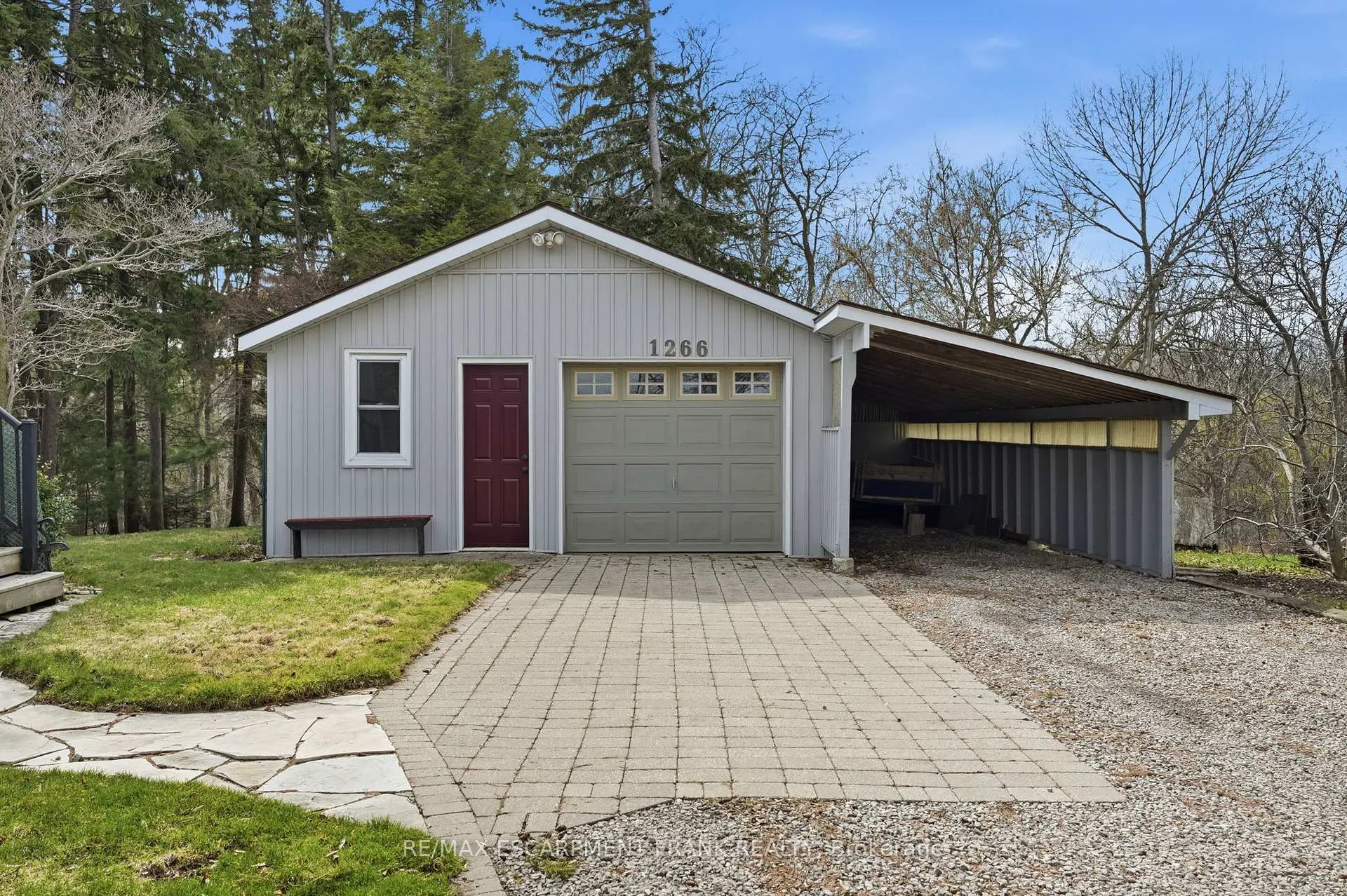Photo 35 of 1266 Scenic Drive, Hamilton, Iroquoia Heights — HOMEH