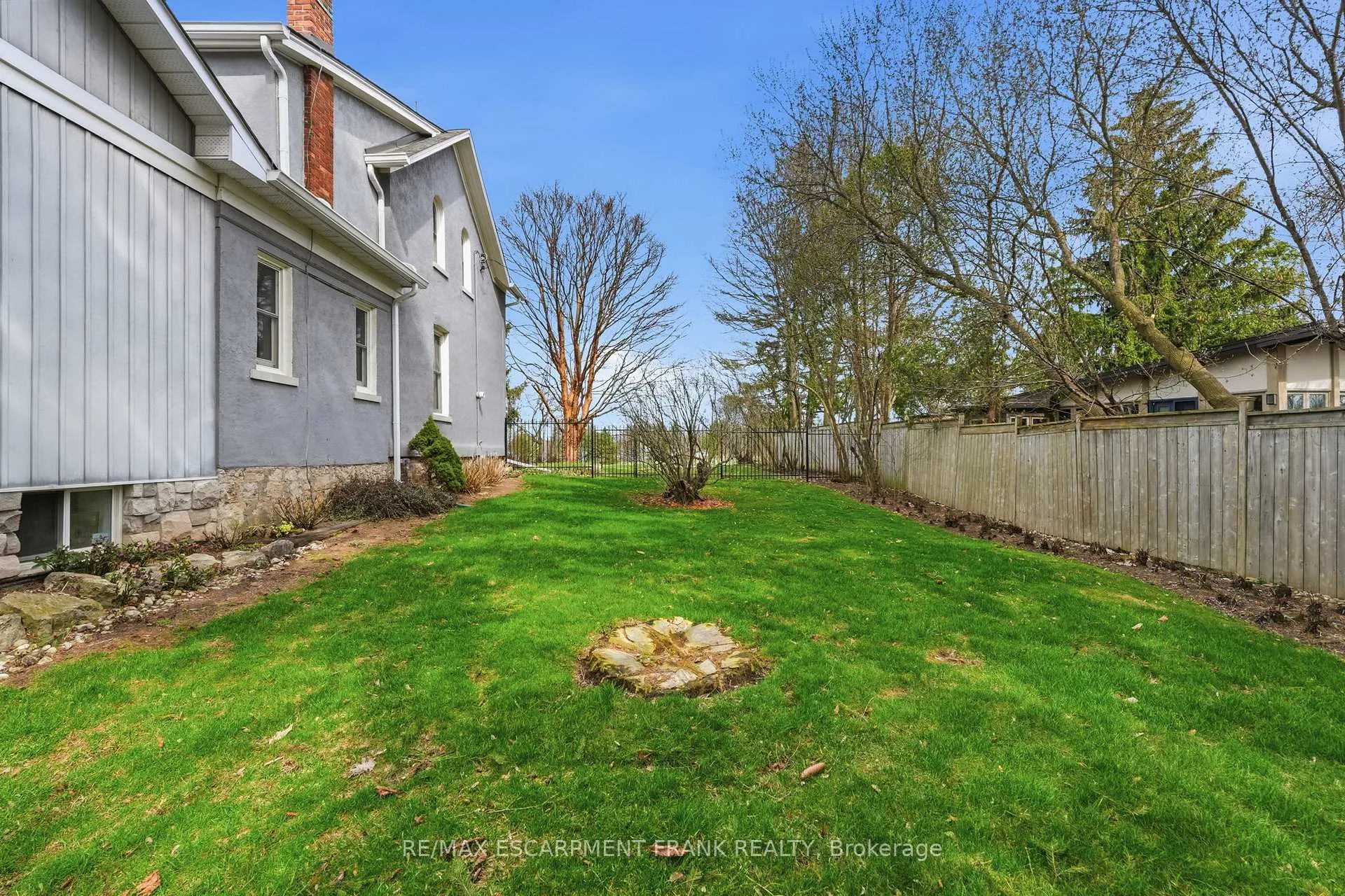Photo 38 of 1266 Scenic Drive, Hamilton, Iroquoia Heights — HOMEH
